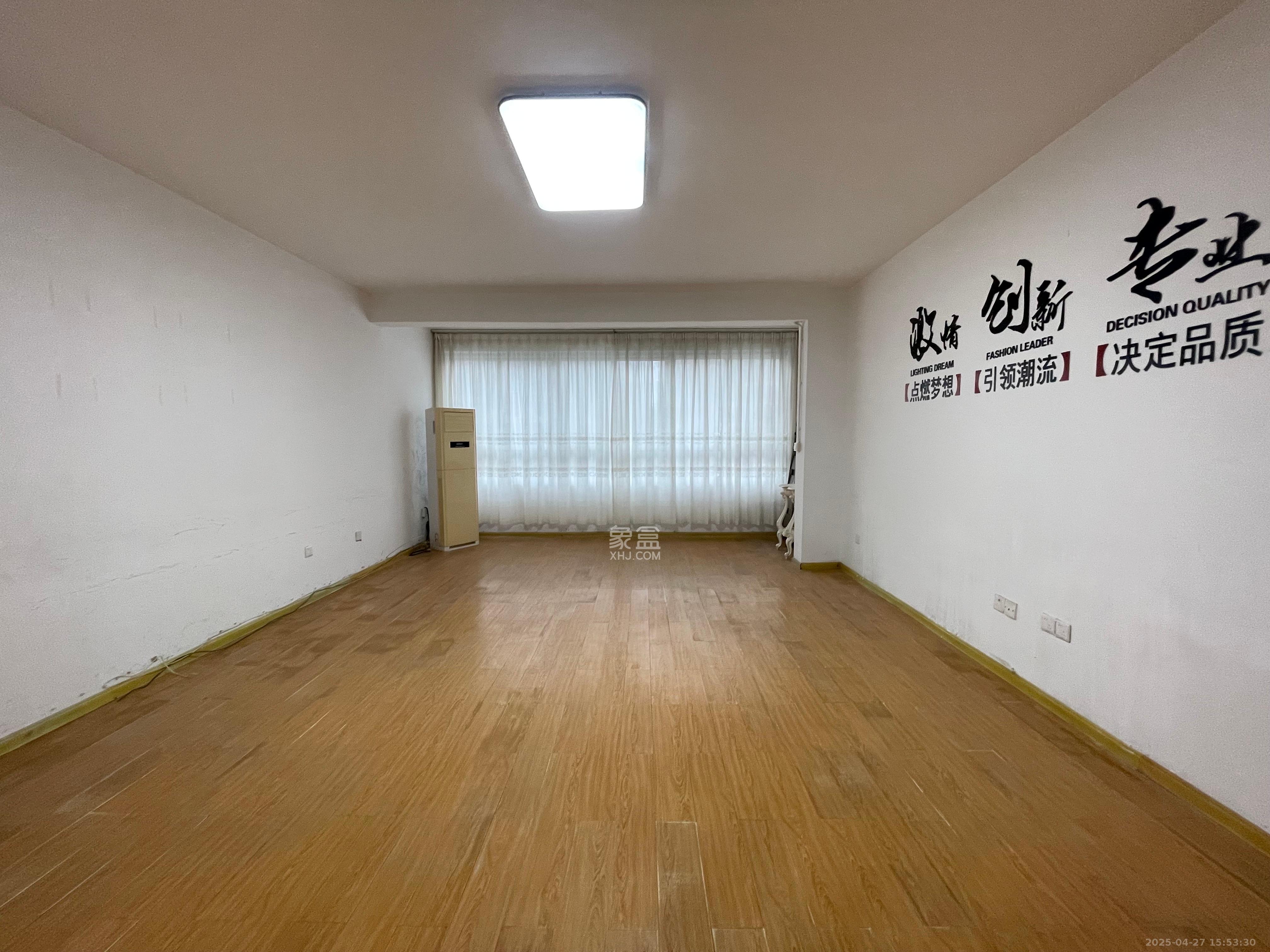 湘林家园(湘林小区电梯房) 4室2厅1卫 4000.0元/月 湘林家园(湘林小区电梯房) 4室2厅1卫 4000.0元/月室内图