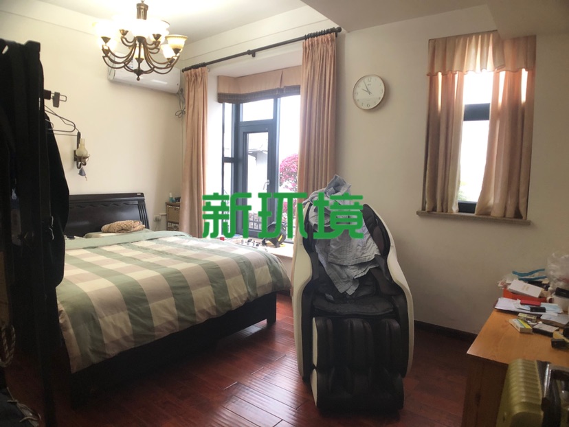 月亮湾一期  4室2厅3卫   419.80万客厅