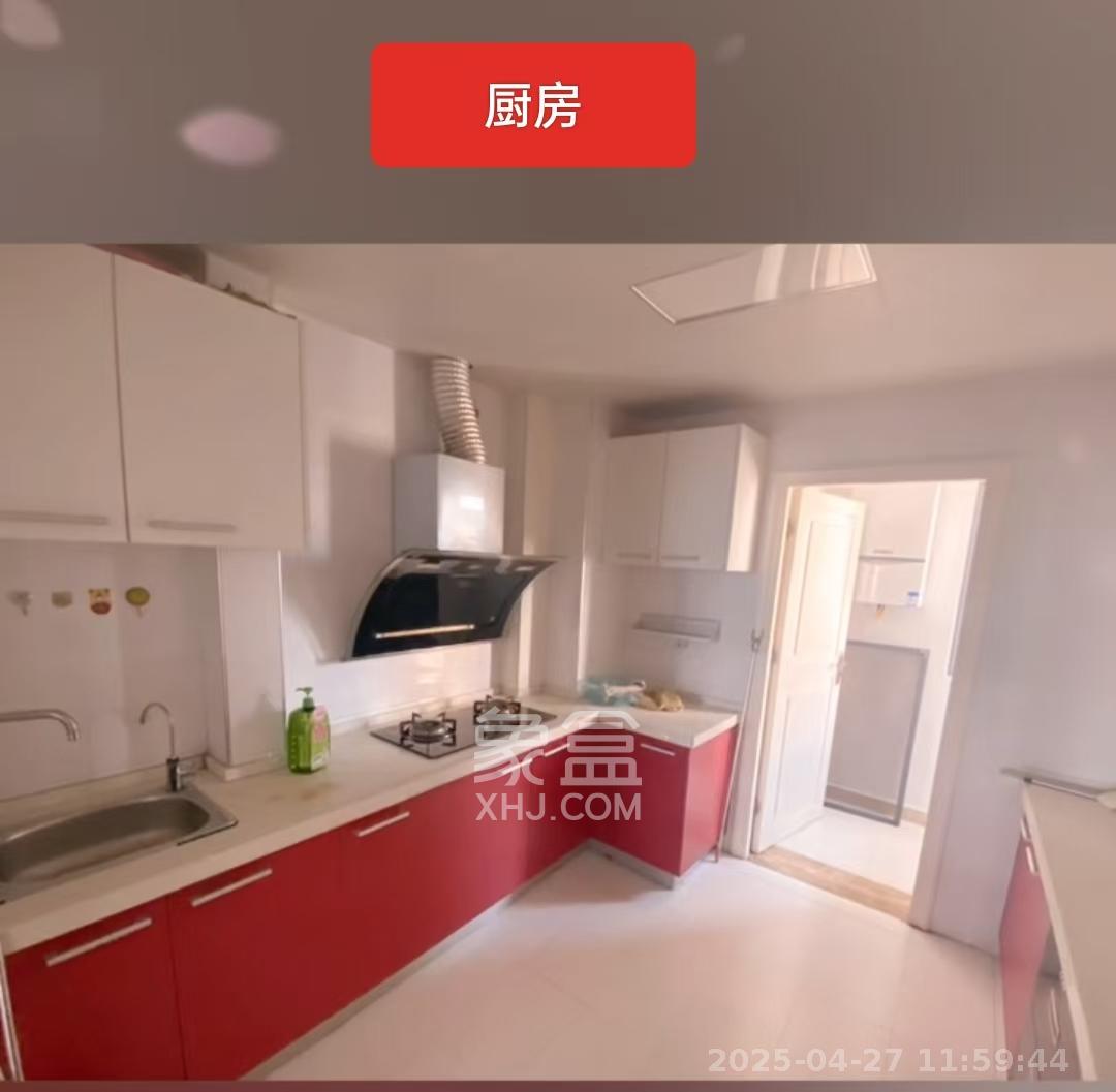 月畔湾  3室2厅2卫   2800.00元/月室内图