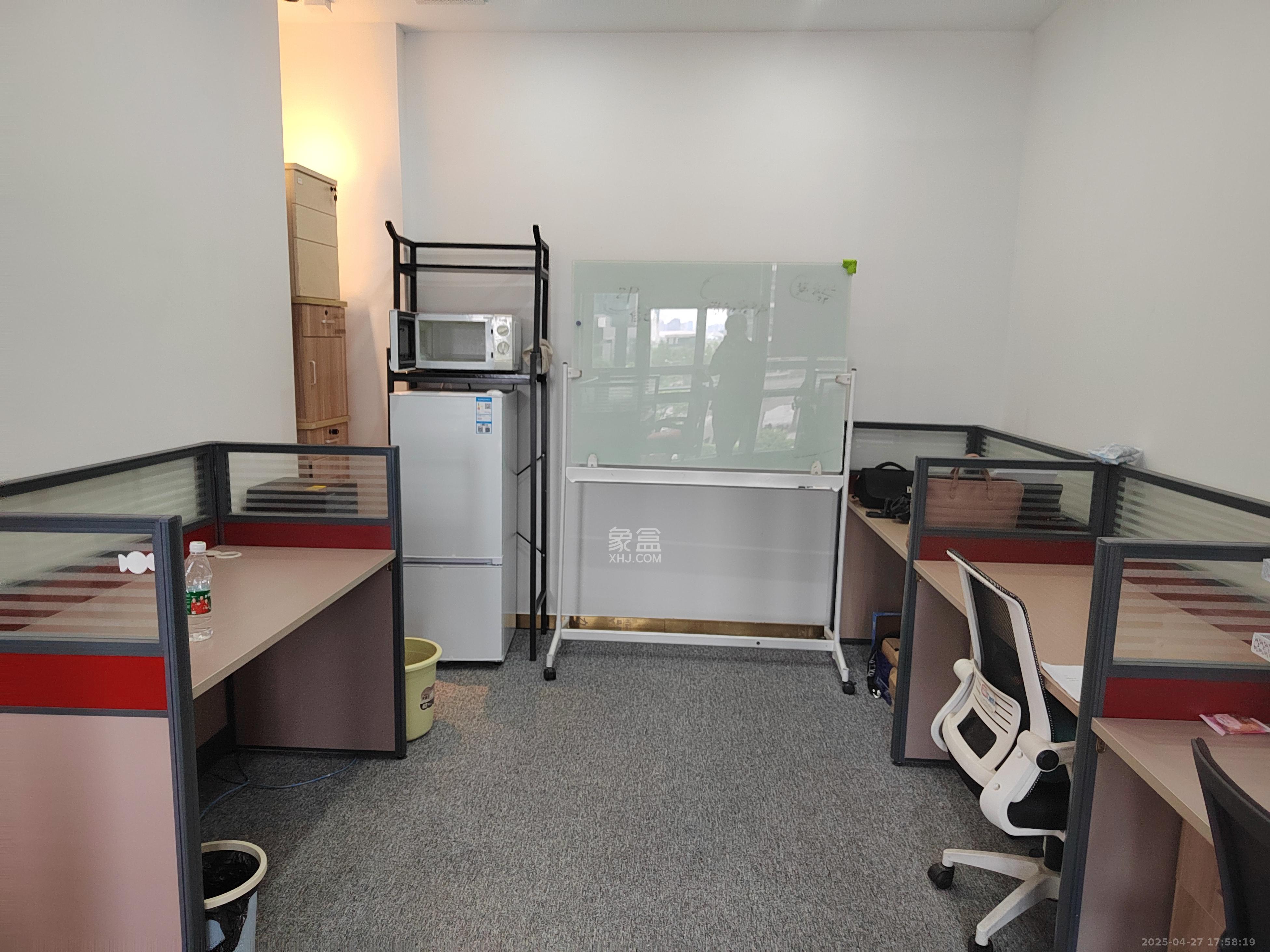 启迪协信中心   120.0㎡      5200.0元/月室内图