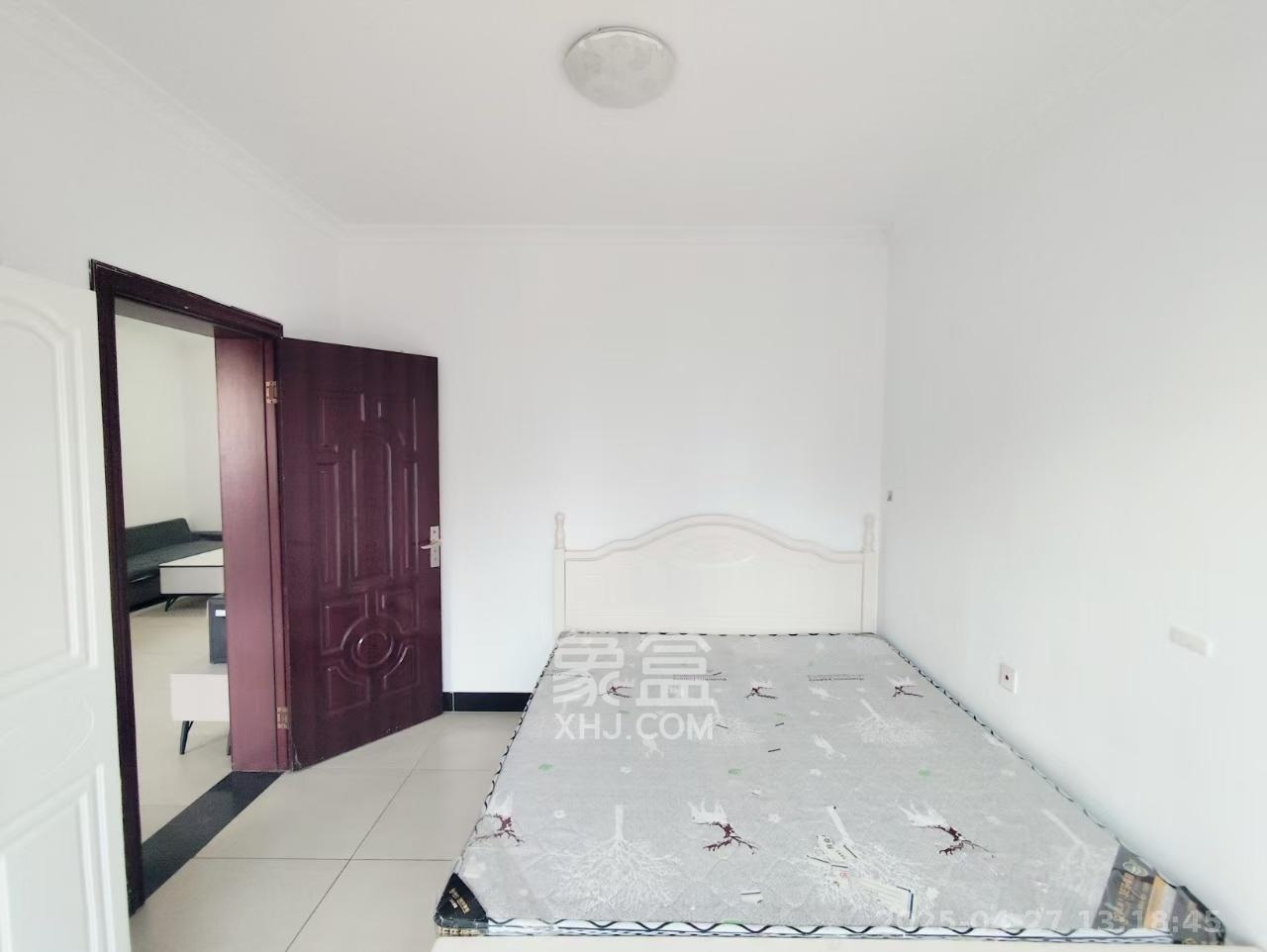 旭辉华庭 3室2厅1卫 1800.0元/月 旭辉华庭 3室2厅1卫 1800.0元/月室内图