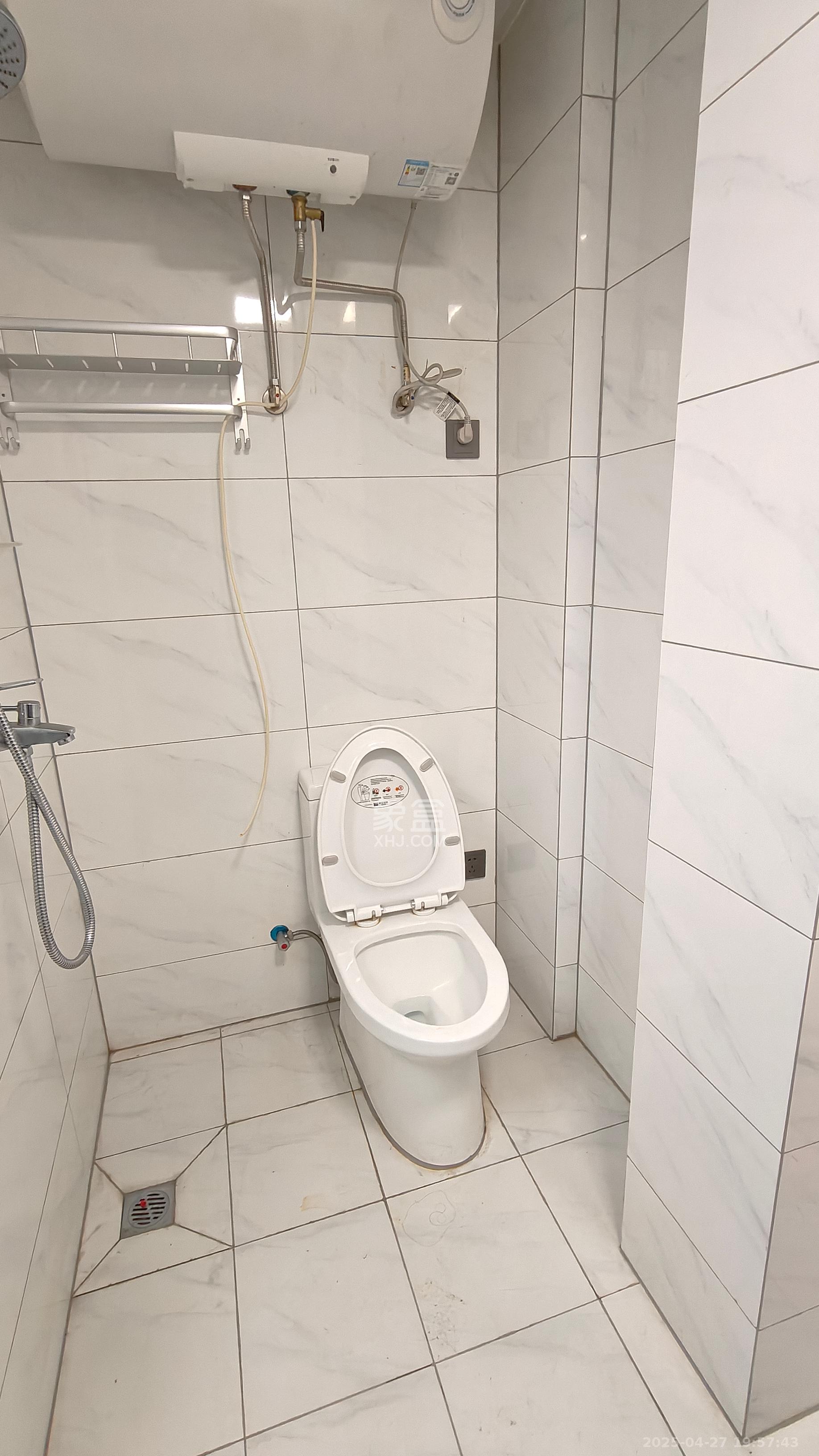 长房东旭国际 1室1厅1卫 1400.0元/月 长房东旭国际 1室1厅1卫 1400.0元/月室内图