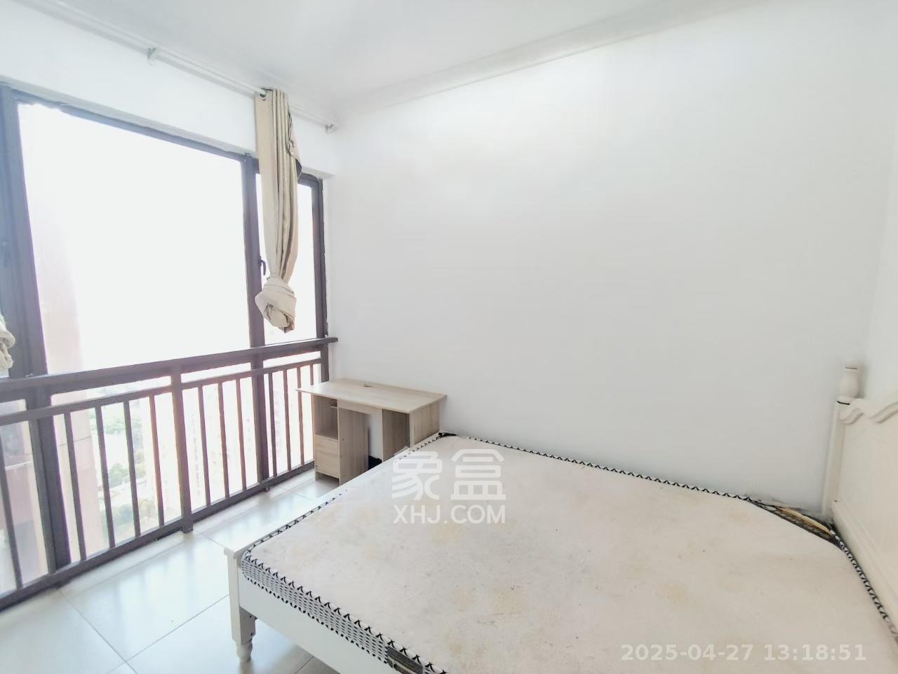 旭辉华庭 3室2厅1卫 1800.0元/月 旭辉华庭 3室2厅1卫 1800.0元/月室内图