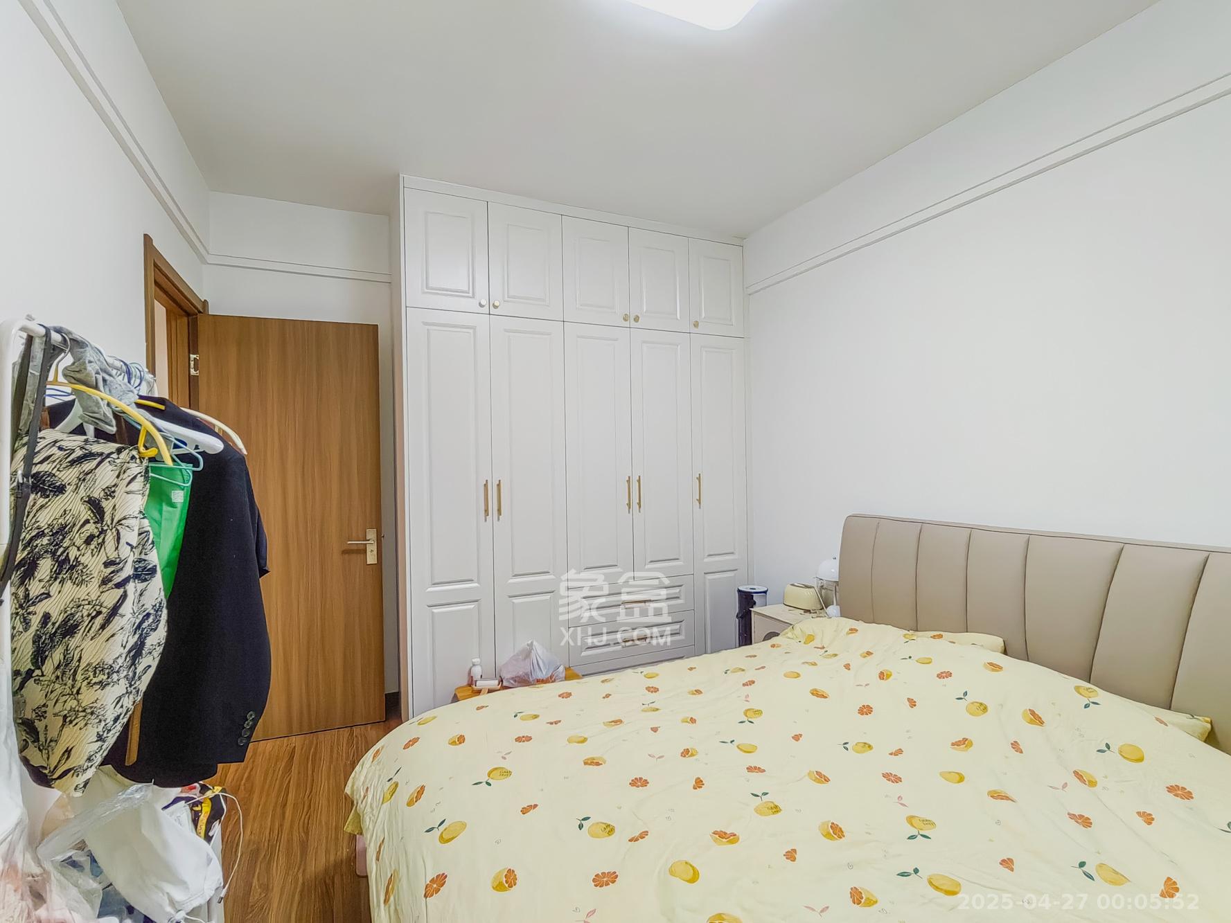 保利香槟国际  3室2厅1卫    82.0万 保利香槟国际  3室2厅1卫    82.0万卧室