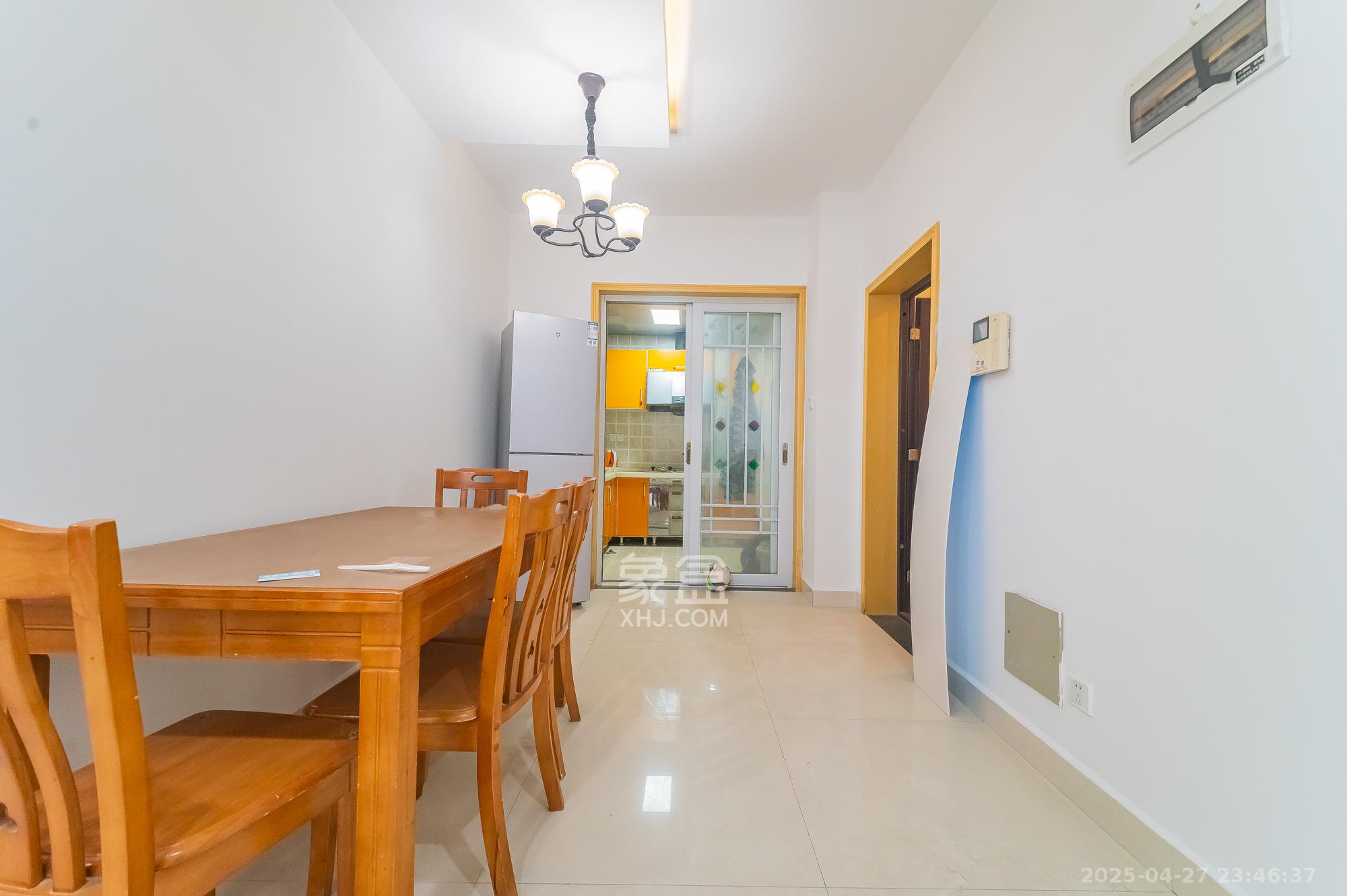 佳美星城 3室2厅1卫 55.8万 佳美星城 3室2厅1卫 55.8万客厅