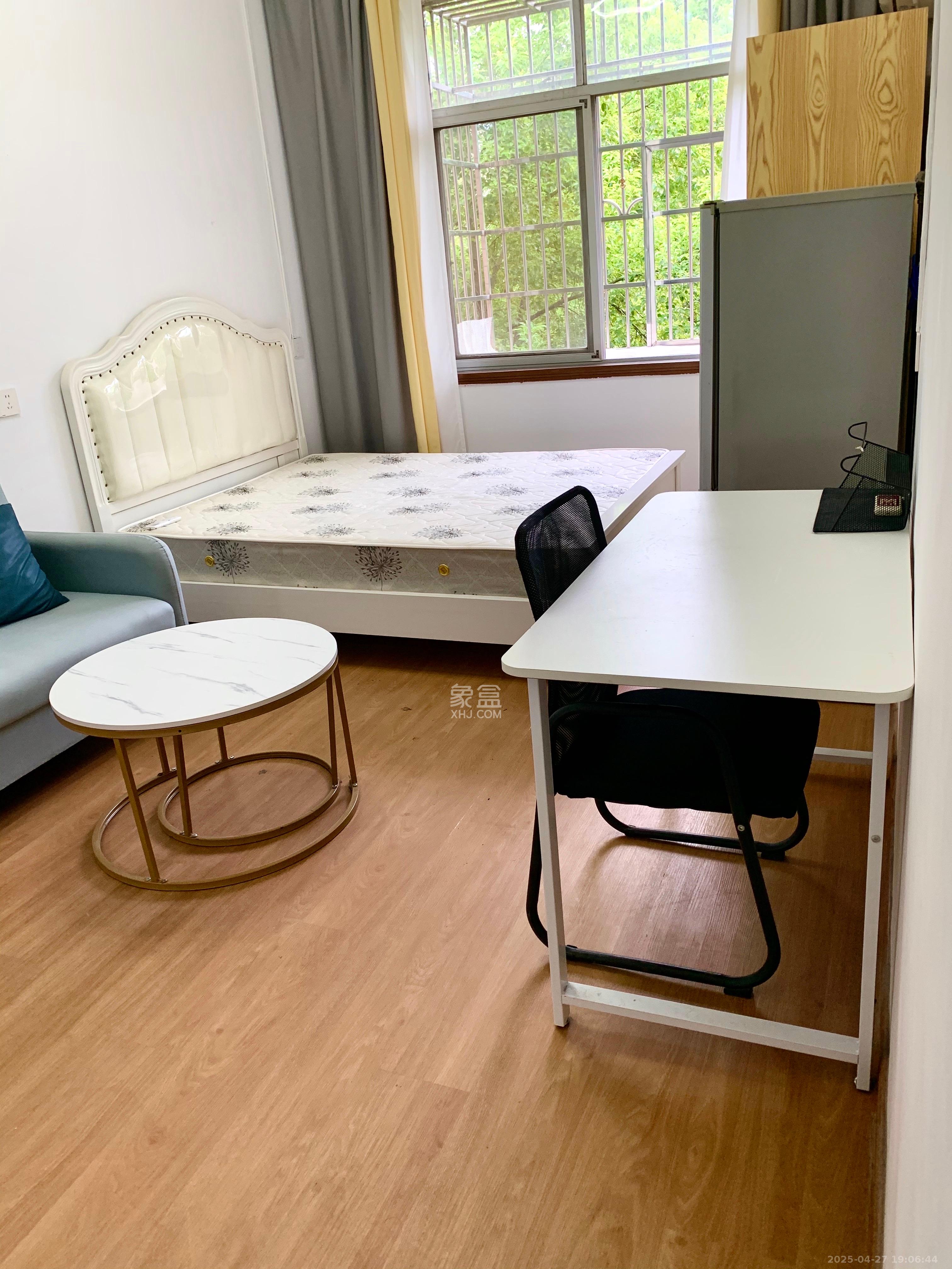 天马新村(天马安置小区) 1室1厅1卫 1500.0元/月 天马新村(天马安置小区) 1室1厅1卫 1500.0元/月室内图