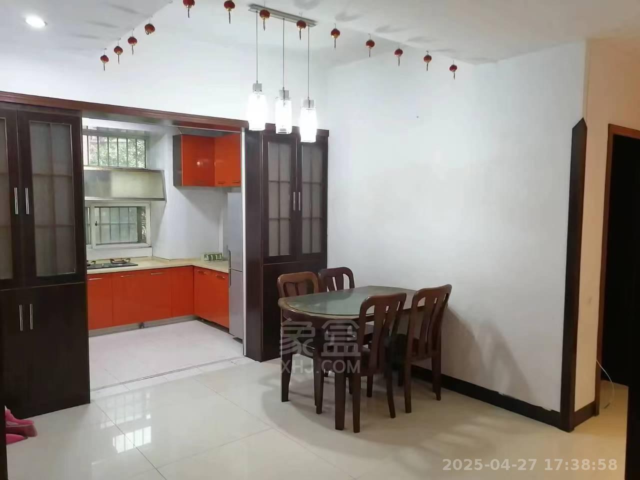 家园小区  3室2厅2卫   1600.00元/月室内图