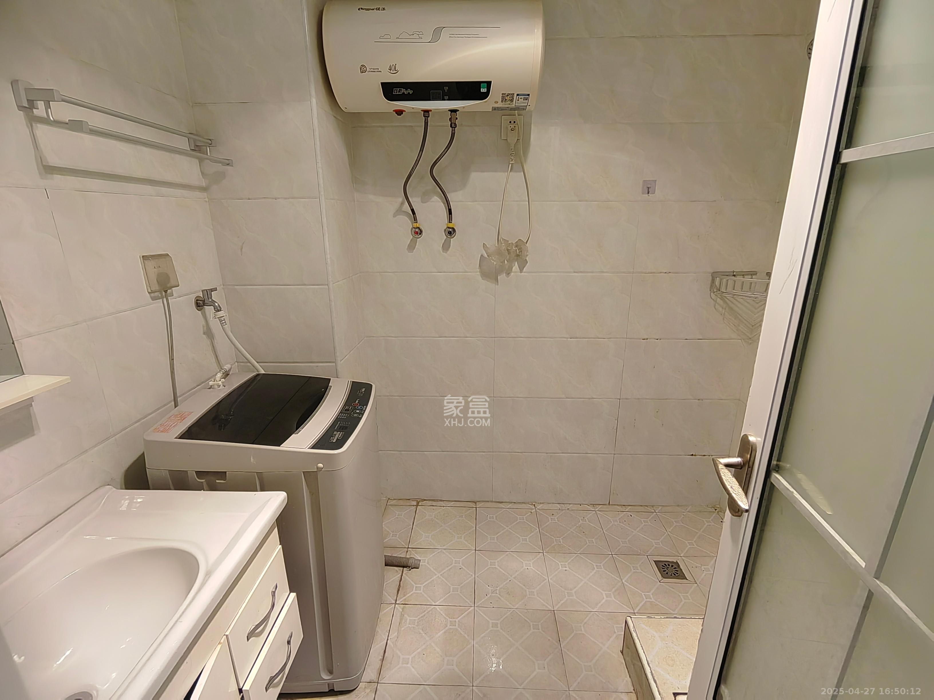 世纪桃花苑 1室0厅1卫 1200.0元/月 世纪桃花苑 1室0厅1卫 1200.0元/月室内图