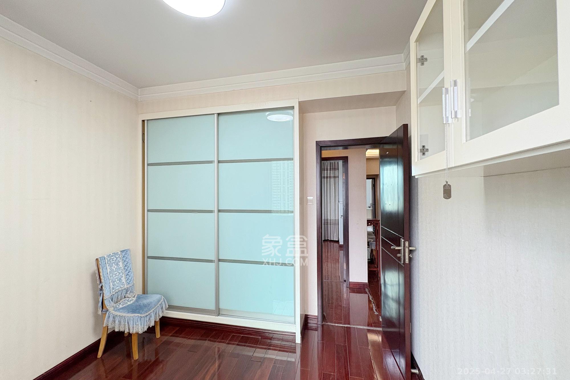 新华联家园 4室2厅2卫 180.0万 新华联家园 4室2厅2卫 180.0万其他