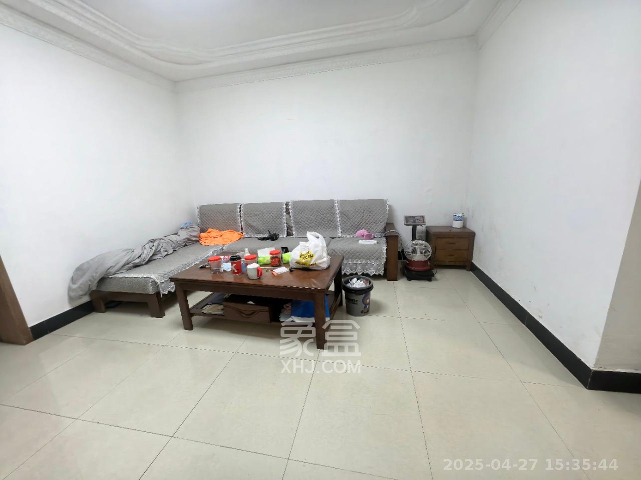 中南汽车世界  2室2厅1卫   1350.00元/月