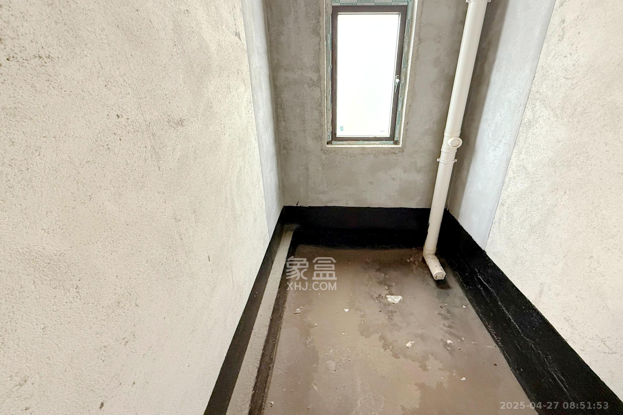 润和谷山郡（悦禧山庄水榭花都）  4室3厅4卫   230.00万卫生间