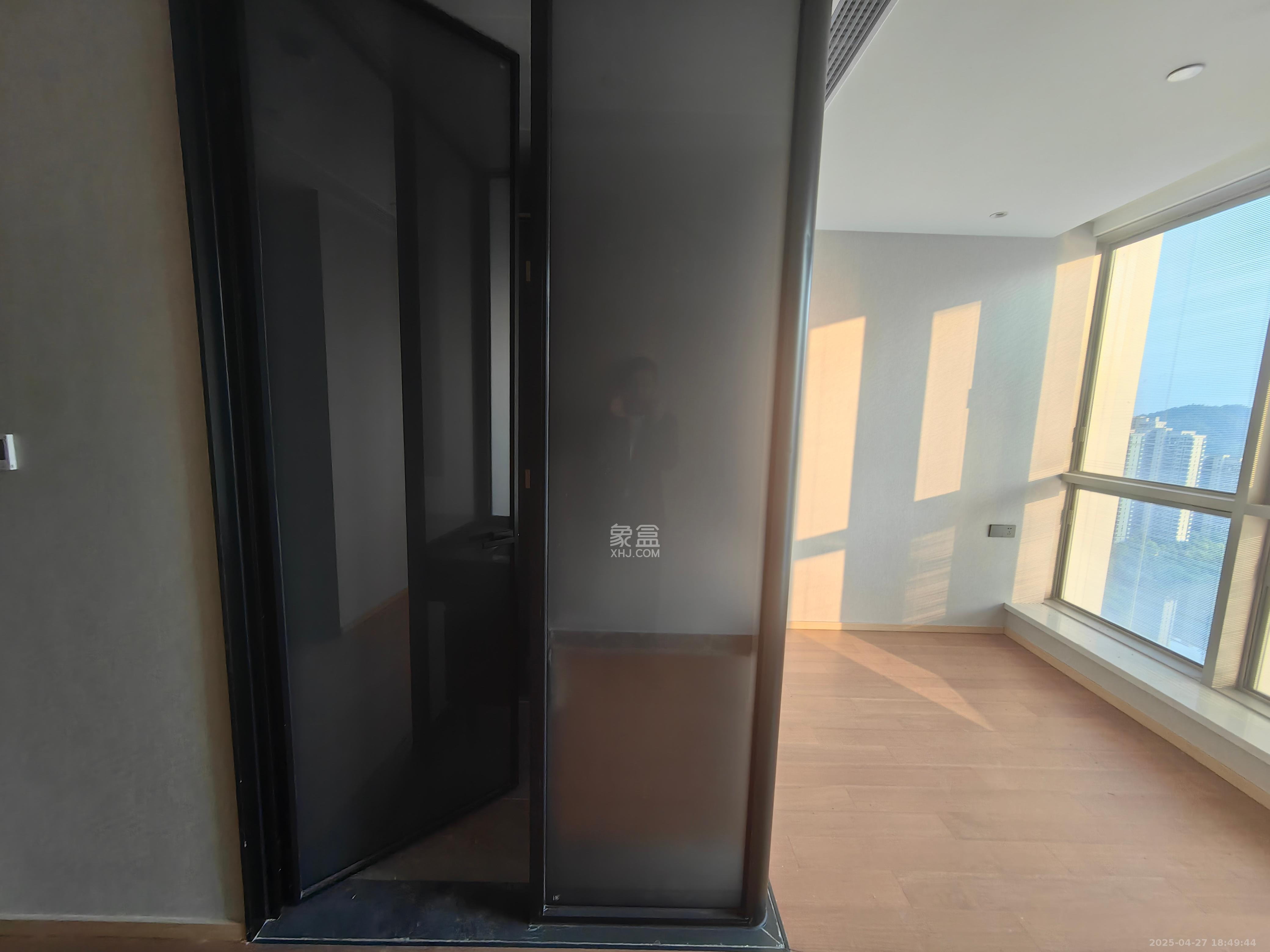 正荣梅溪紫阙台  4室2厅4卫    8500.0元/月室内图