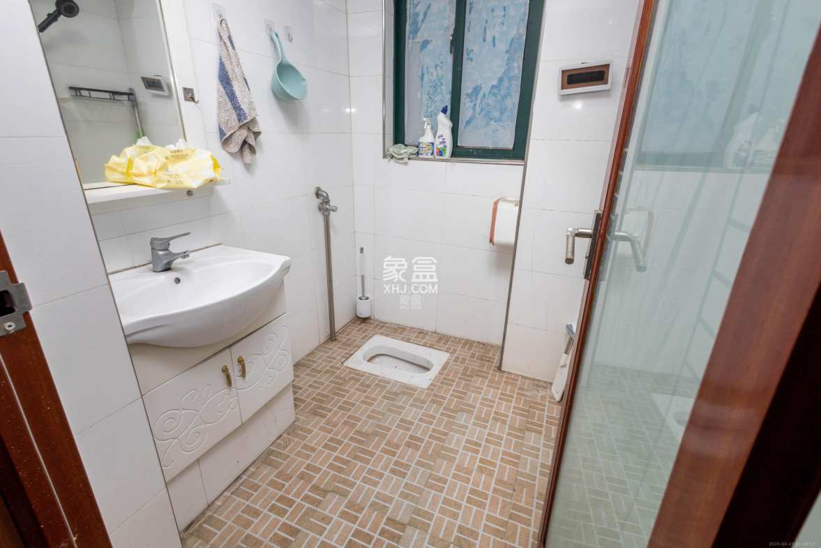 华天LOHO小镇 1室1厅1卫 22.8万 华天LOHO小镇 1室1厅1卫 22.8万卫生间