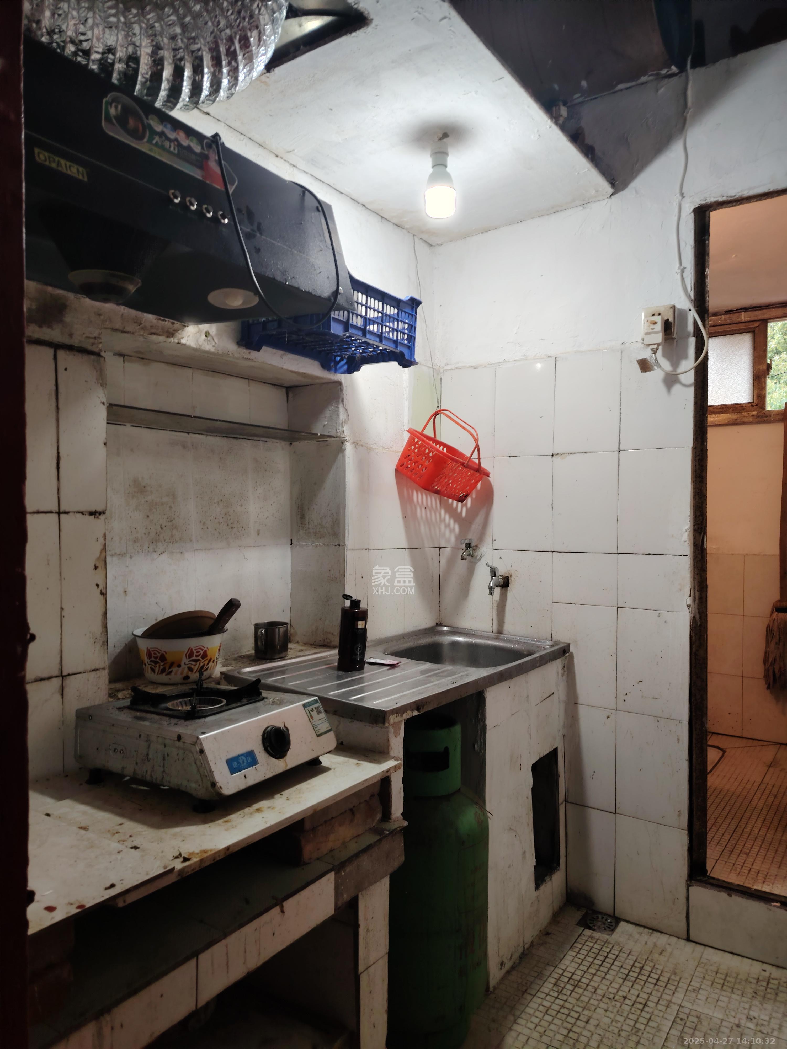 红花坡轻工设计院(轻安宿舍)  1室0厅0卫    800.0元/月 红花坡轻工设计院(轻安宿舍)  1室0厅0卫    800.0元/月室内图