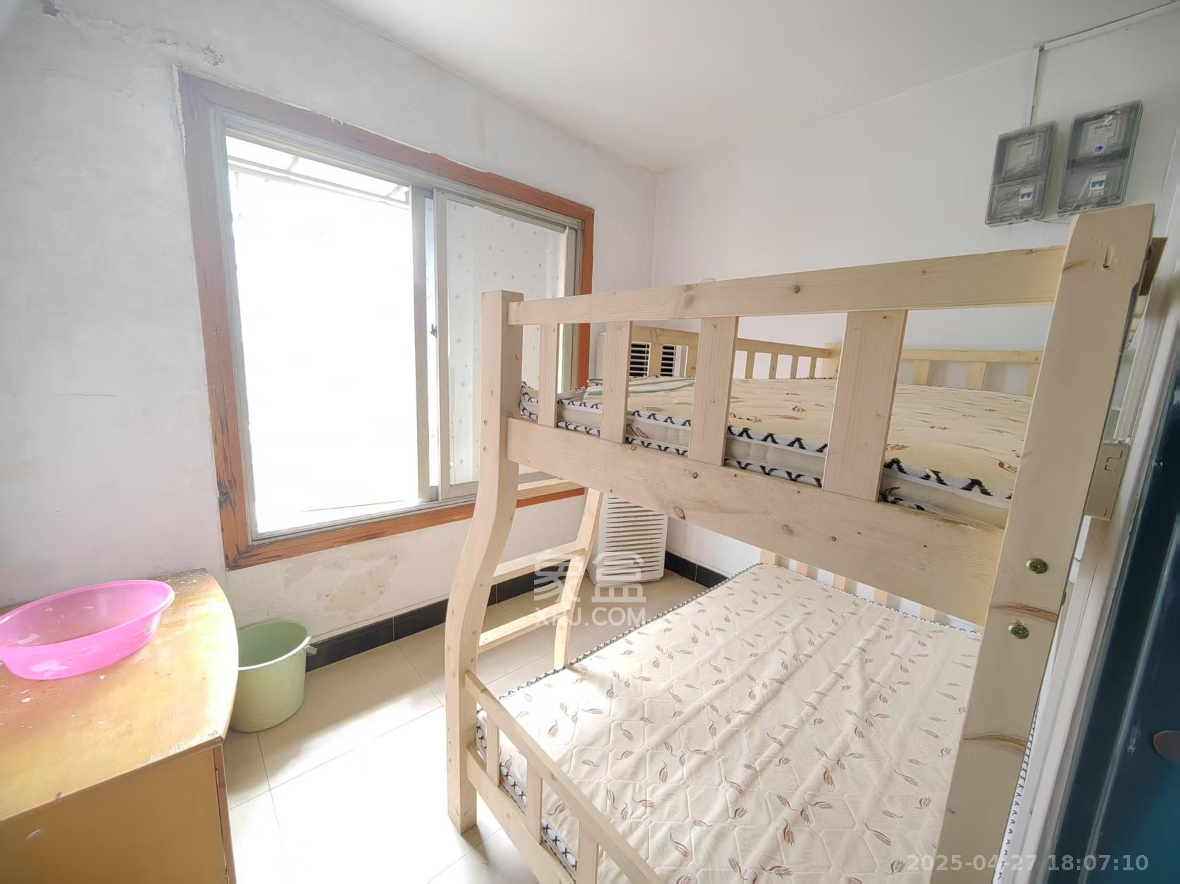 城南路散盘  7室1厅2卫    2800.0元/月 城南路散盘  7室1厅2卫    2800.0元/月室内图