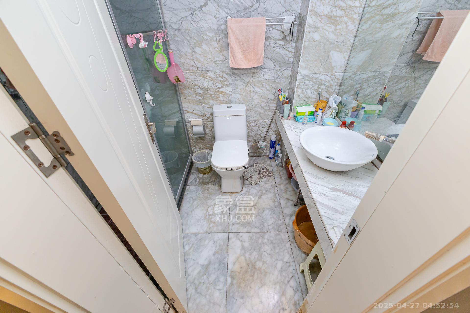 勤诚达新界  3室2厅1卫    76.0万卫生间