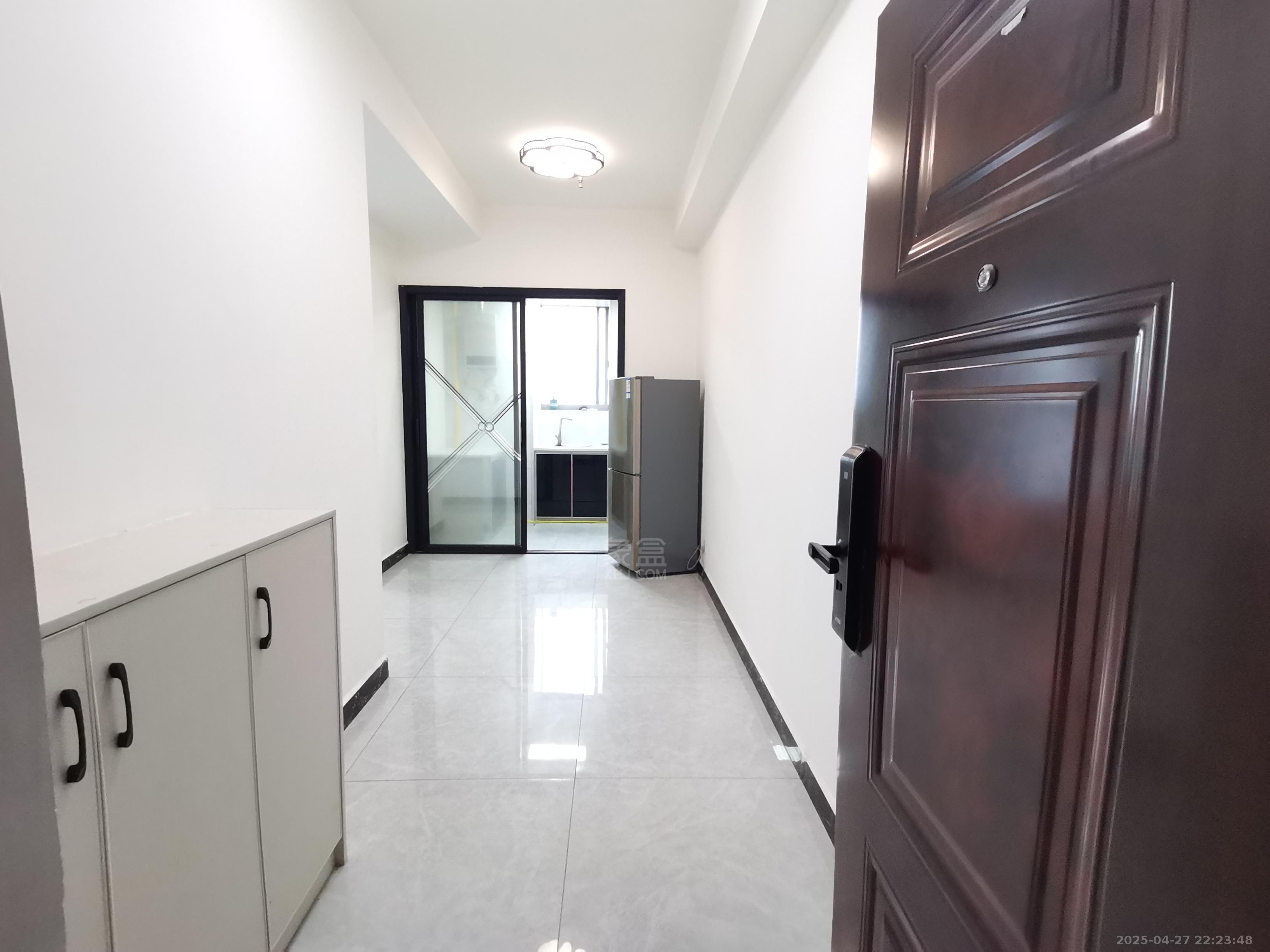 尚格广场 2室2厅1卫 2000.0元/月 尚格广场 2室2厅1卫 2000.0元/月室内图