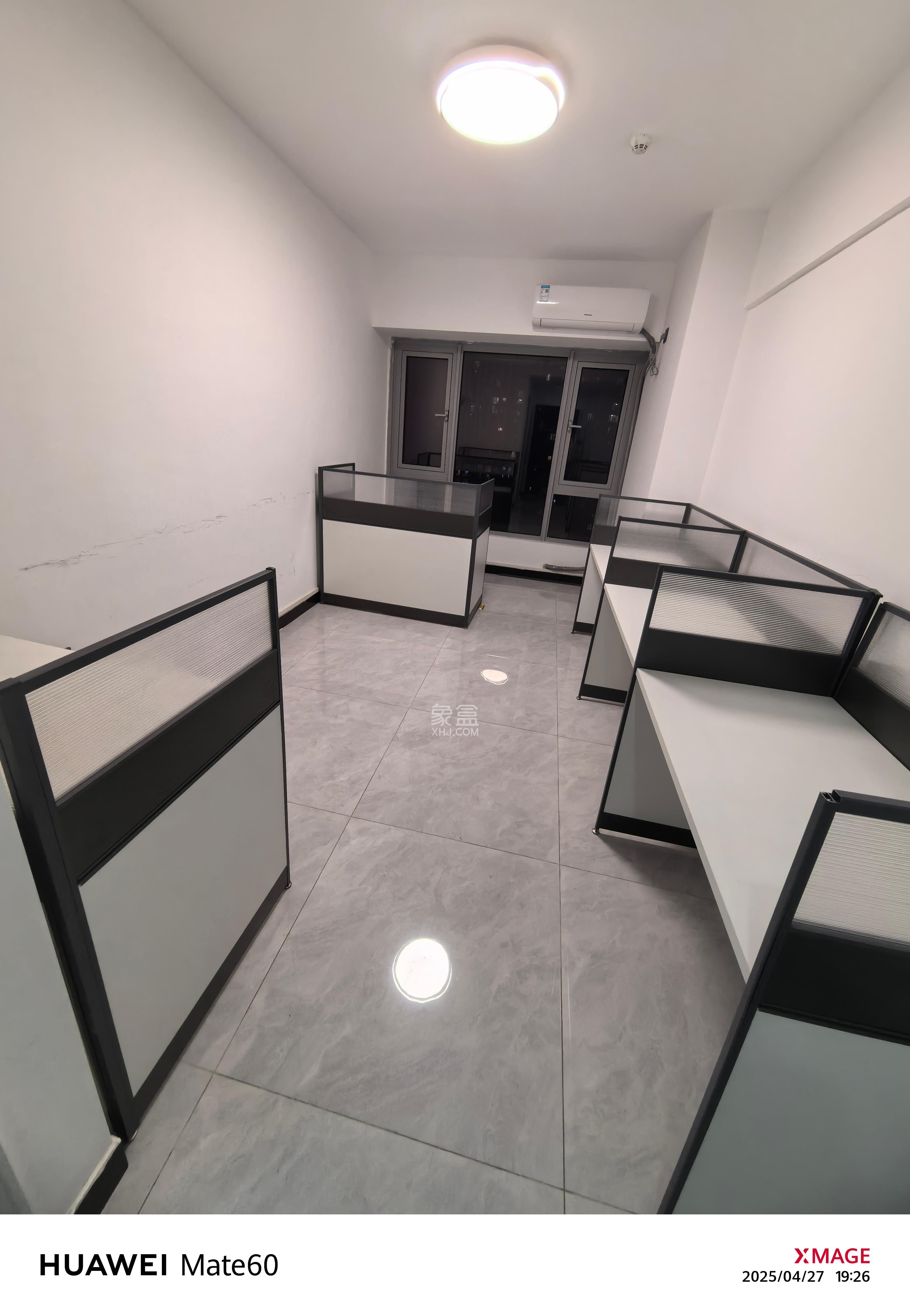 保利天禧EF区  1室1厅1卫    1600.0元/月 保利天禧EF区  1室1厅1卫    1600.0元/月室内图