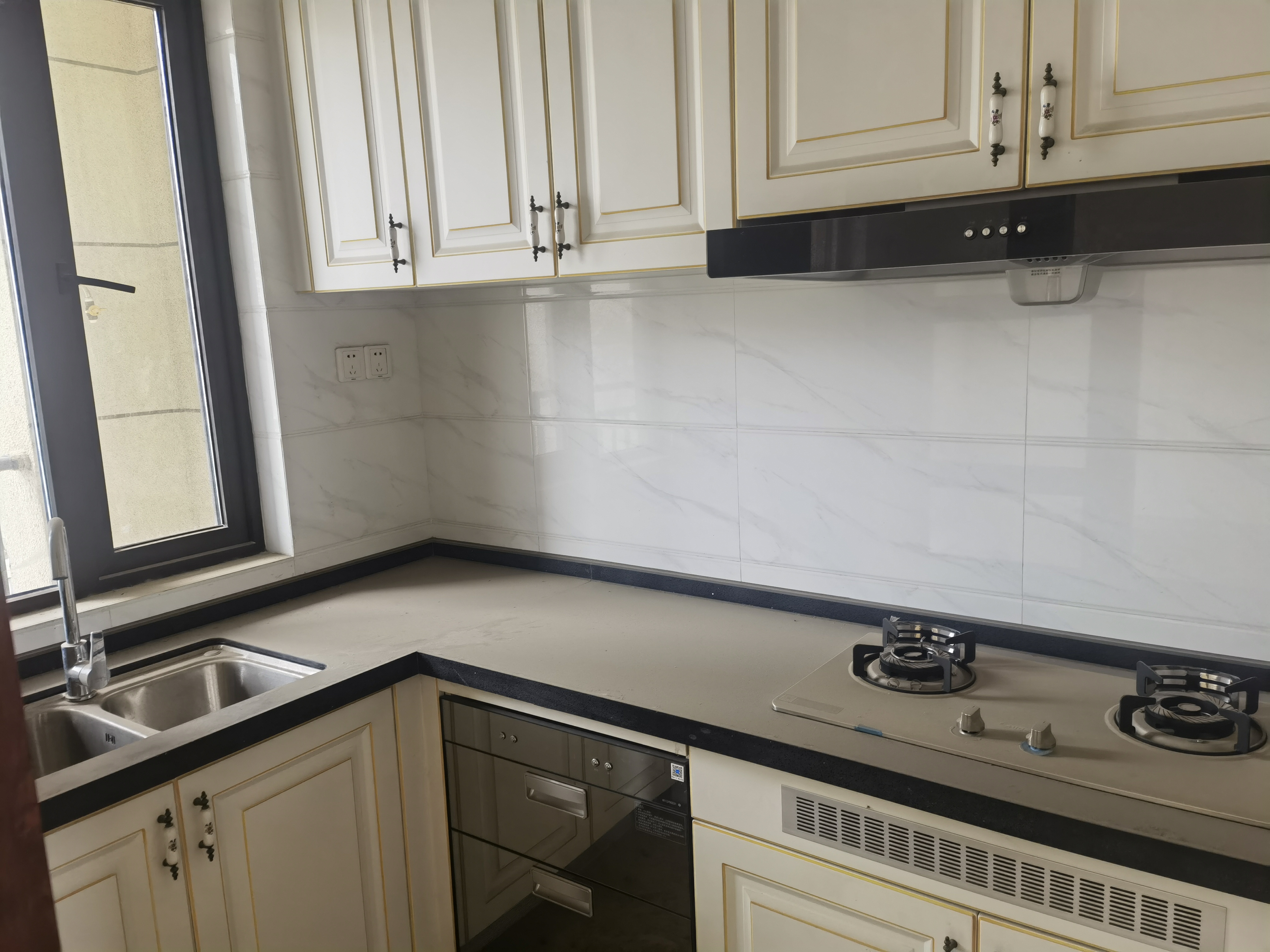 碧桂园娄星府 4室2厅2卫 89.0万 碧桂园娄星府 4室2厅2卫 89.0万客厅