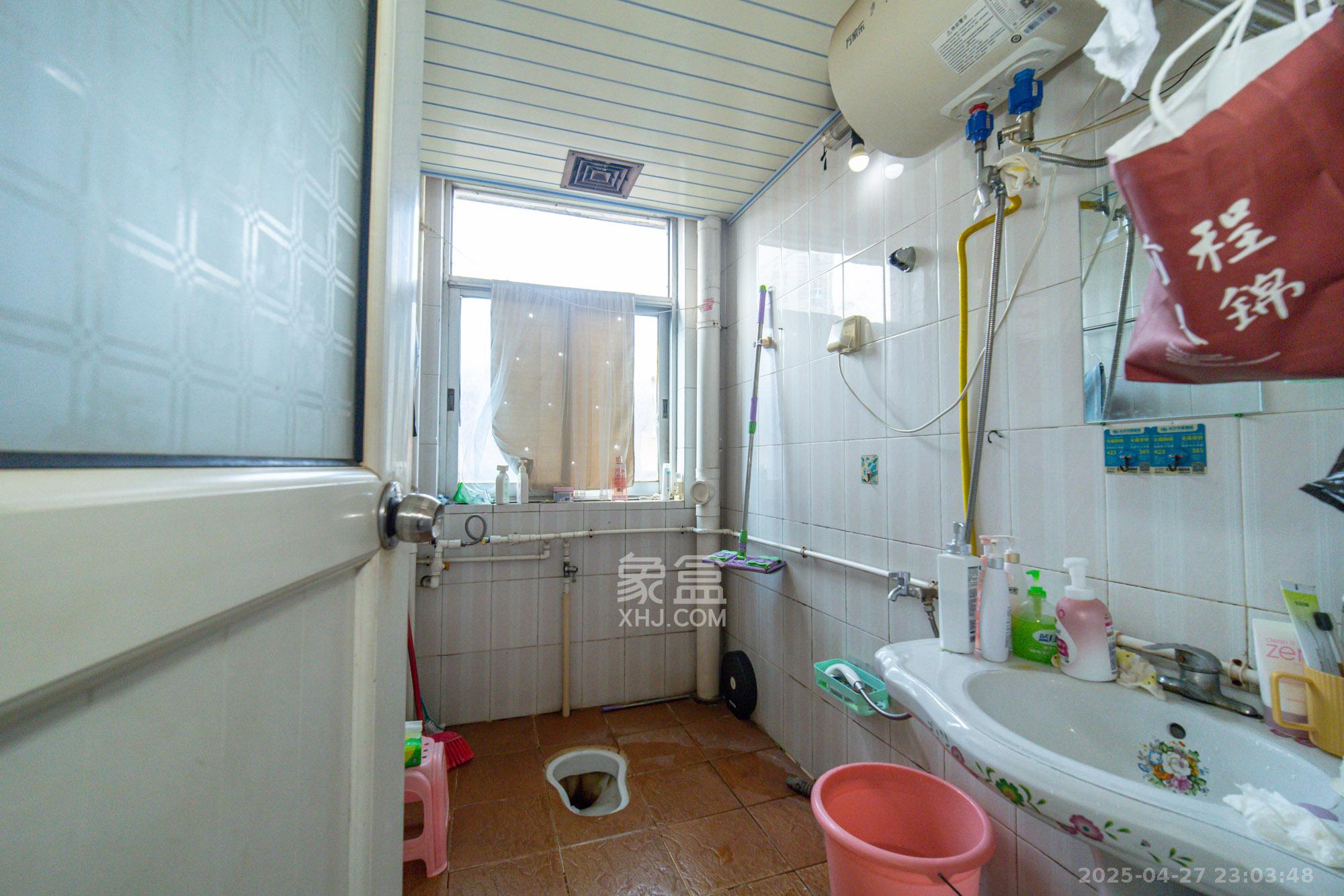 杉星小区 2室2厅2卫 55.0万 杉星小区 2室2厅2卫 55.0万卫生间