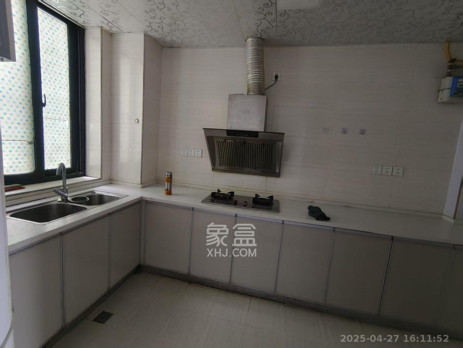 上庭苑  3室2厅2卫    2100.0元/月 上庭苑  3室2厅2卫    2100.0元/月室内图