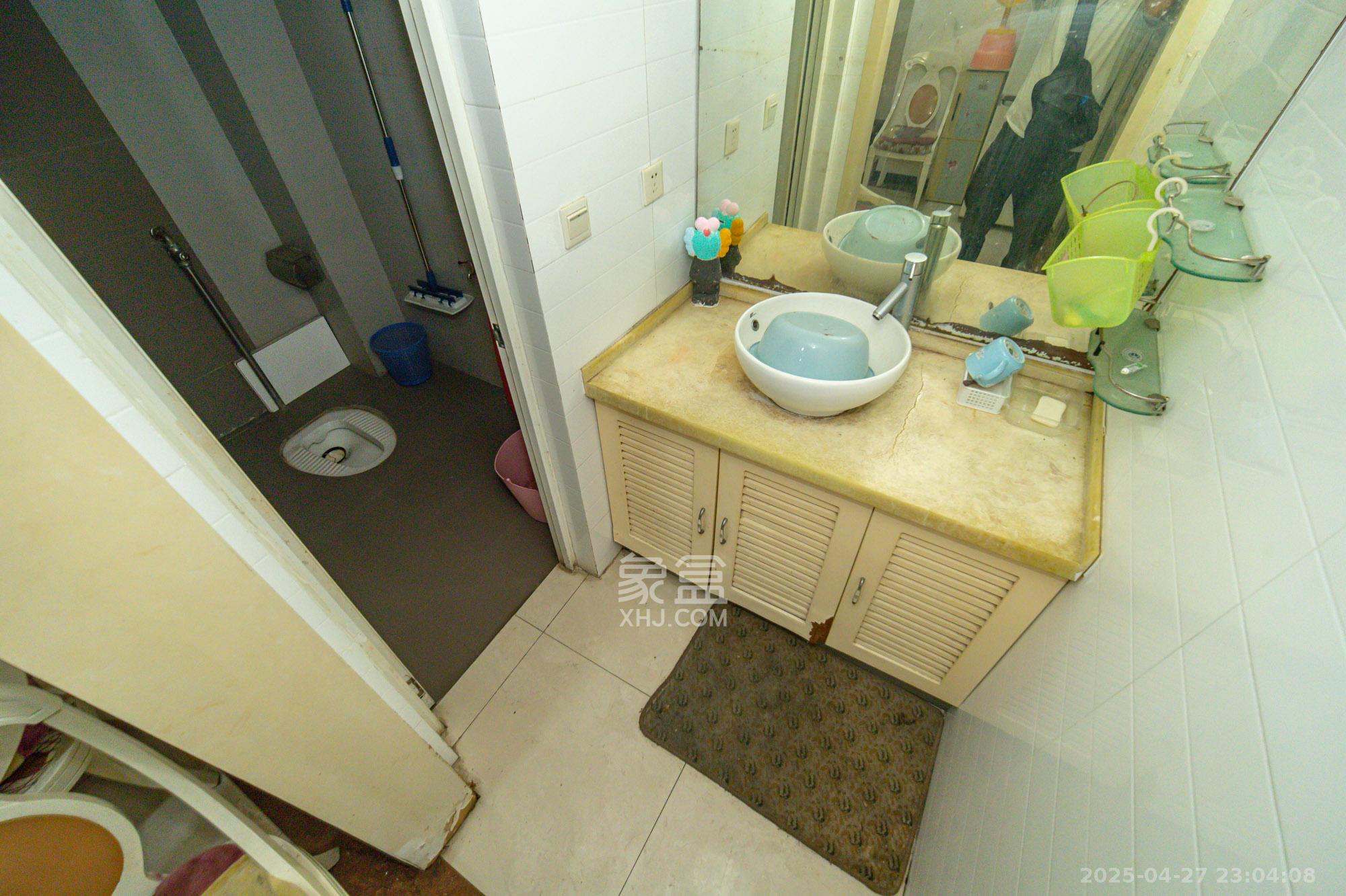 楚天家园 1室2厅2卫 120.0万 楚天家园 1室2厅2卫 120.0万卫生间