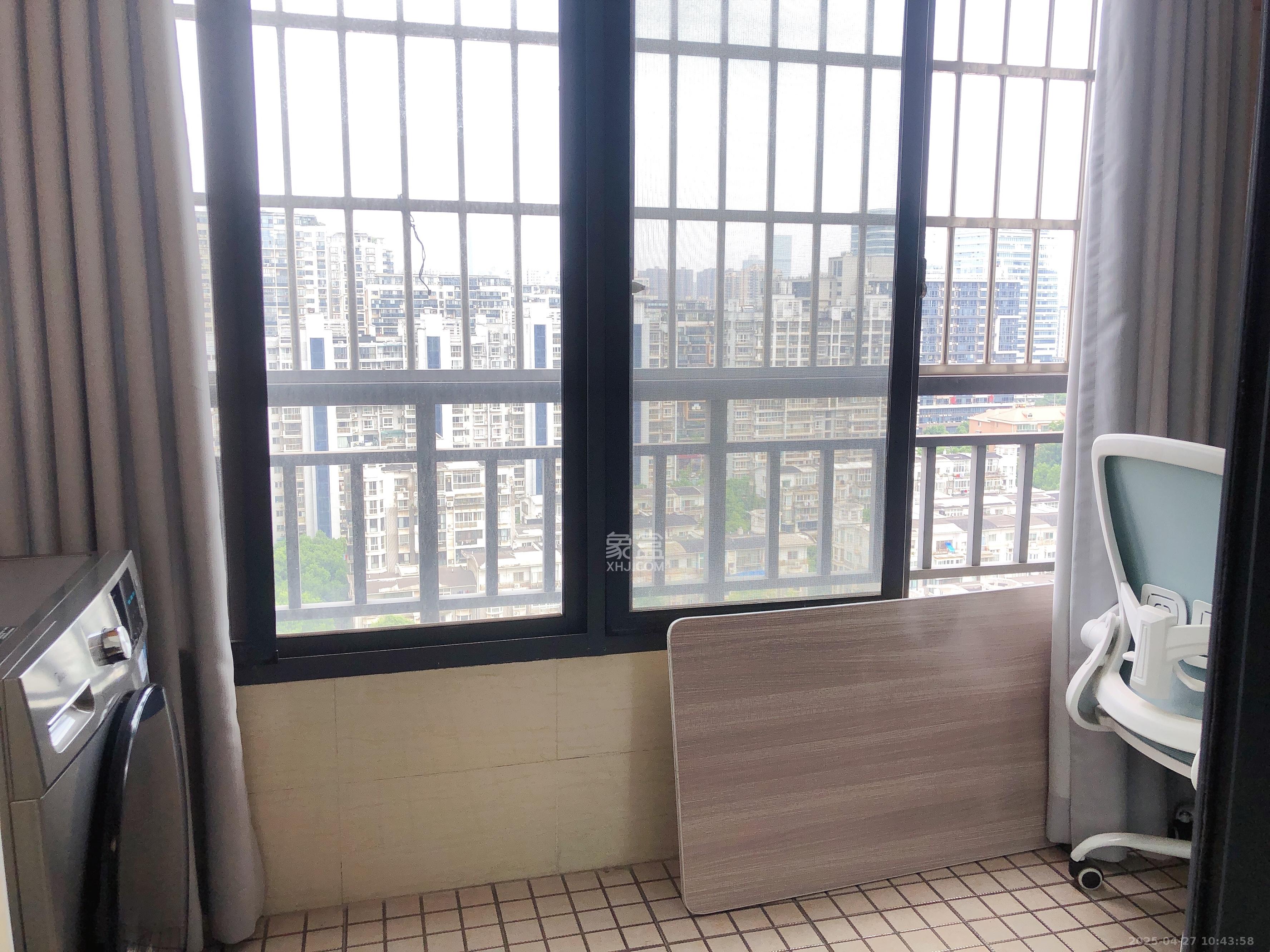 上峰苑（兰亭玥岛）  2室1厅1卫   2300.00元/月室内图