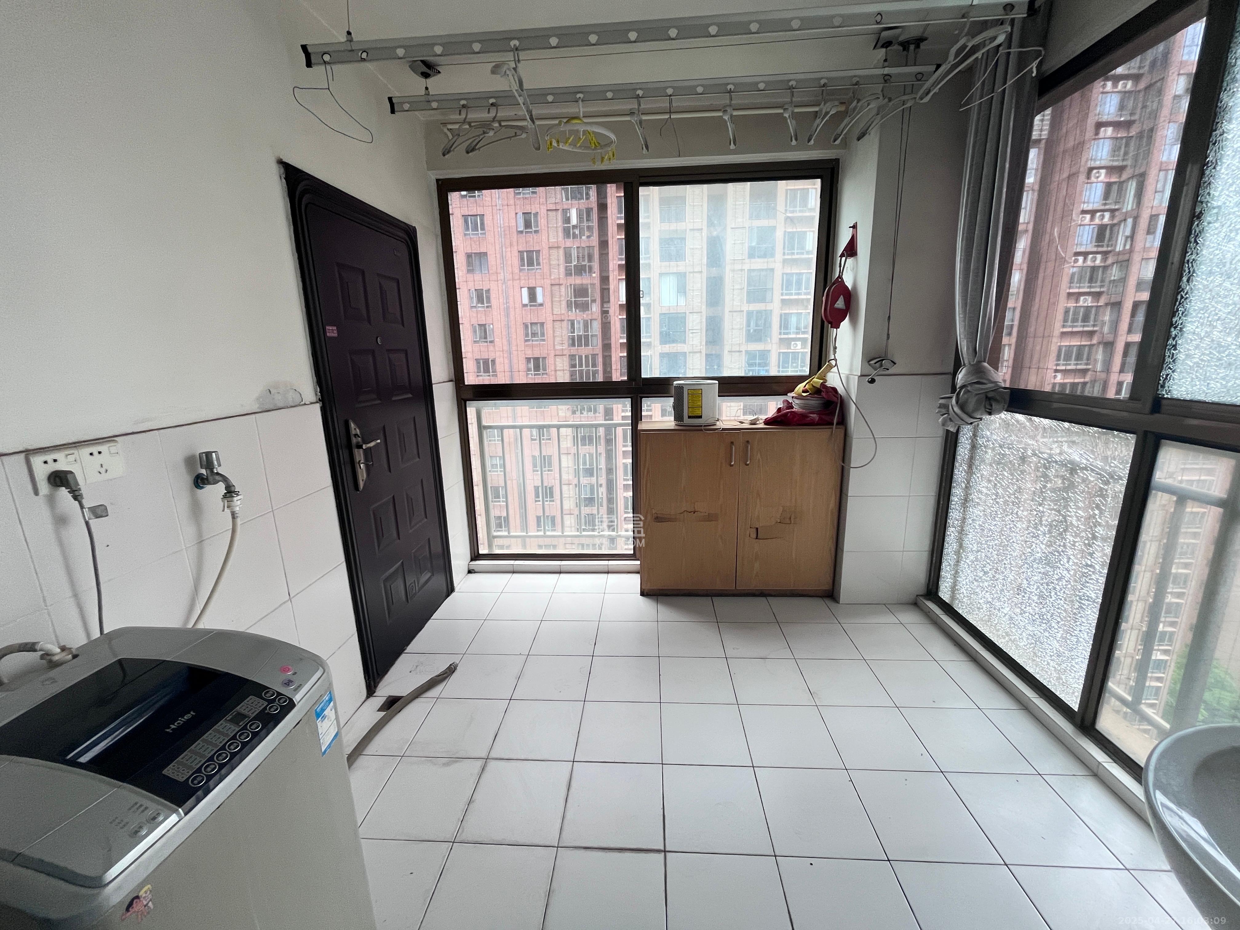 富兴嘉城（富兴汇中央）  4室2厅2卫    3000.0元/月室内图