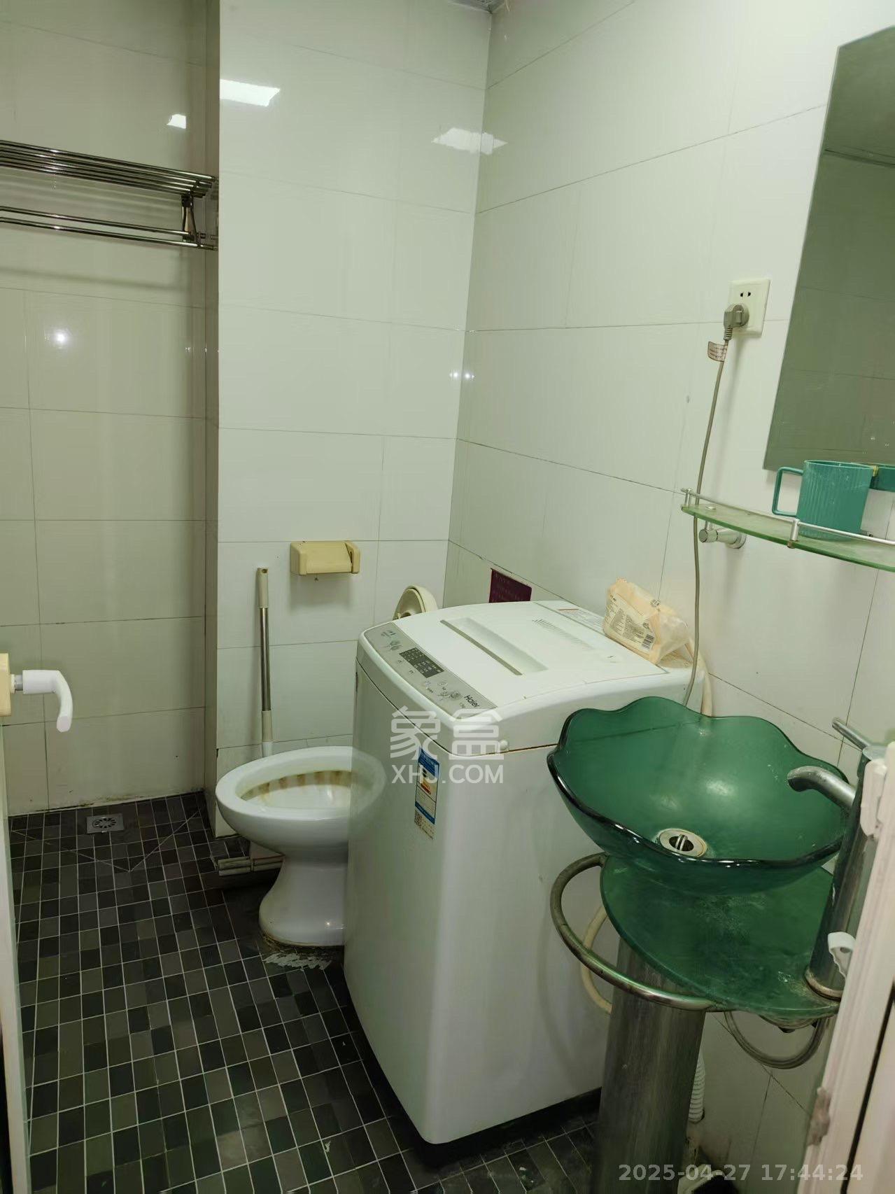 东上一品 1室1厅1卫 1350.0元/月 东上一品 1室1厅1卫 1350.0元/月室内图