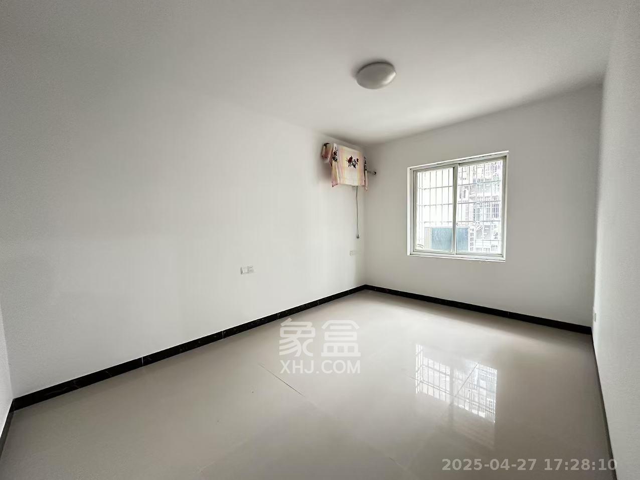 冠华槟榔园  4室2厅3卫    1280.0元/月 冠华槟榔园  4室2厅3卫    1280.0元/月室内图