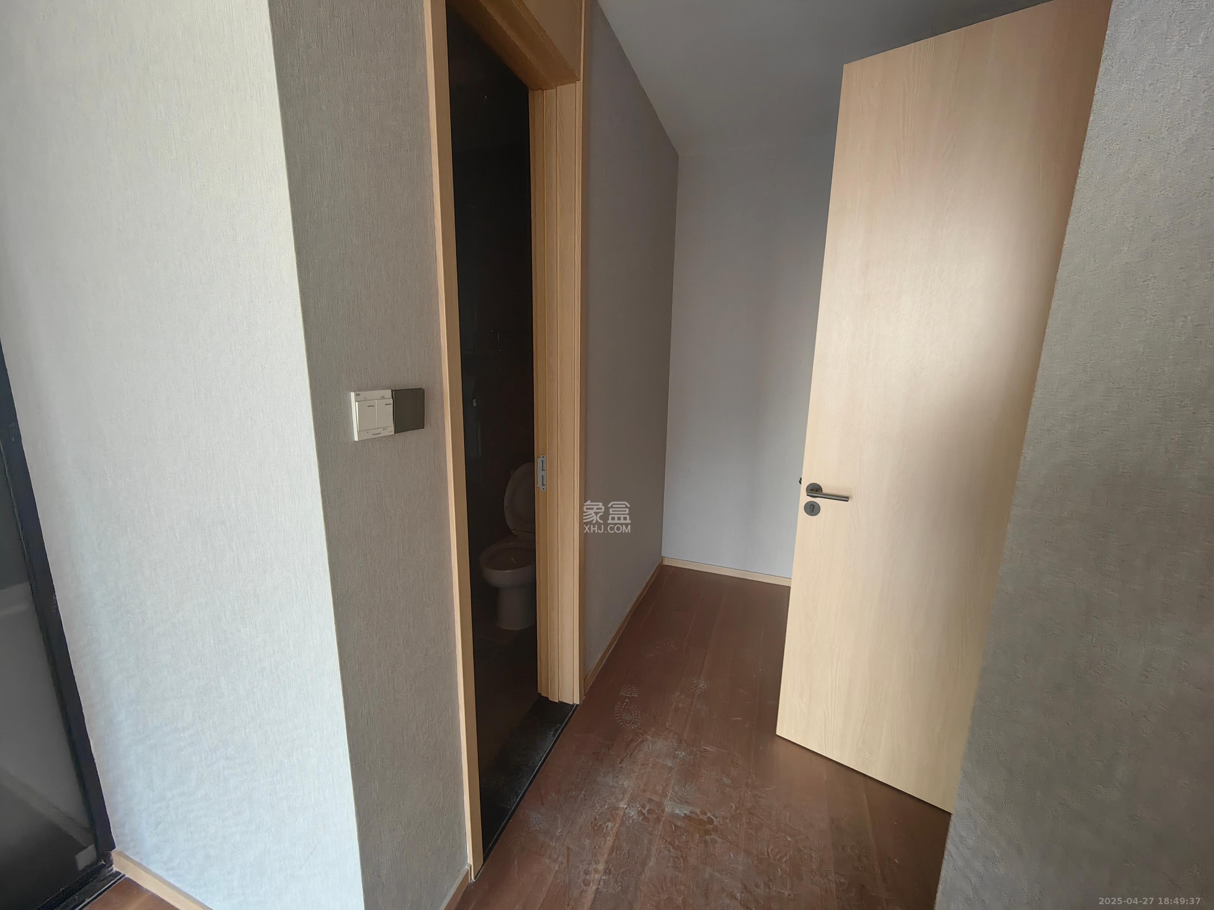 正荣梅溪紫阙台  4室2厅4卫    8500.0元/月室内图