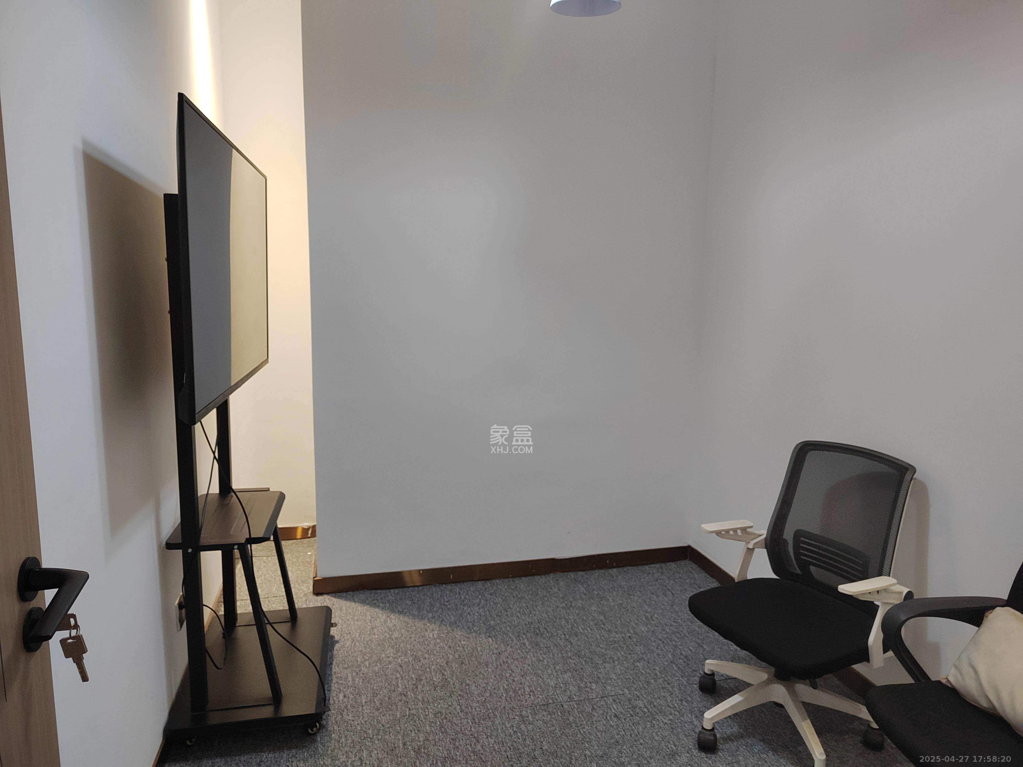 启迪协信中心   120.0㎡      5200.0元/月室内图