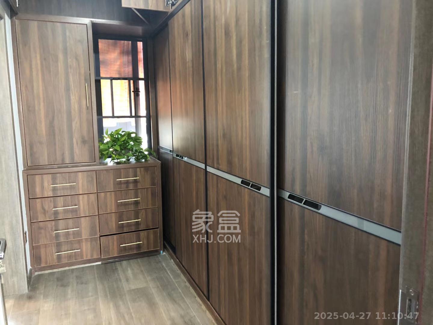 奥凯花园  3室2厅2卫   2800.00元/月室内图
