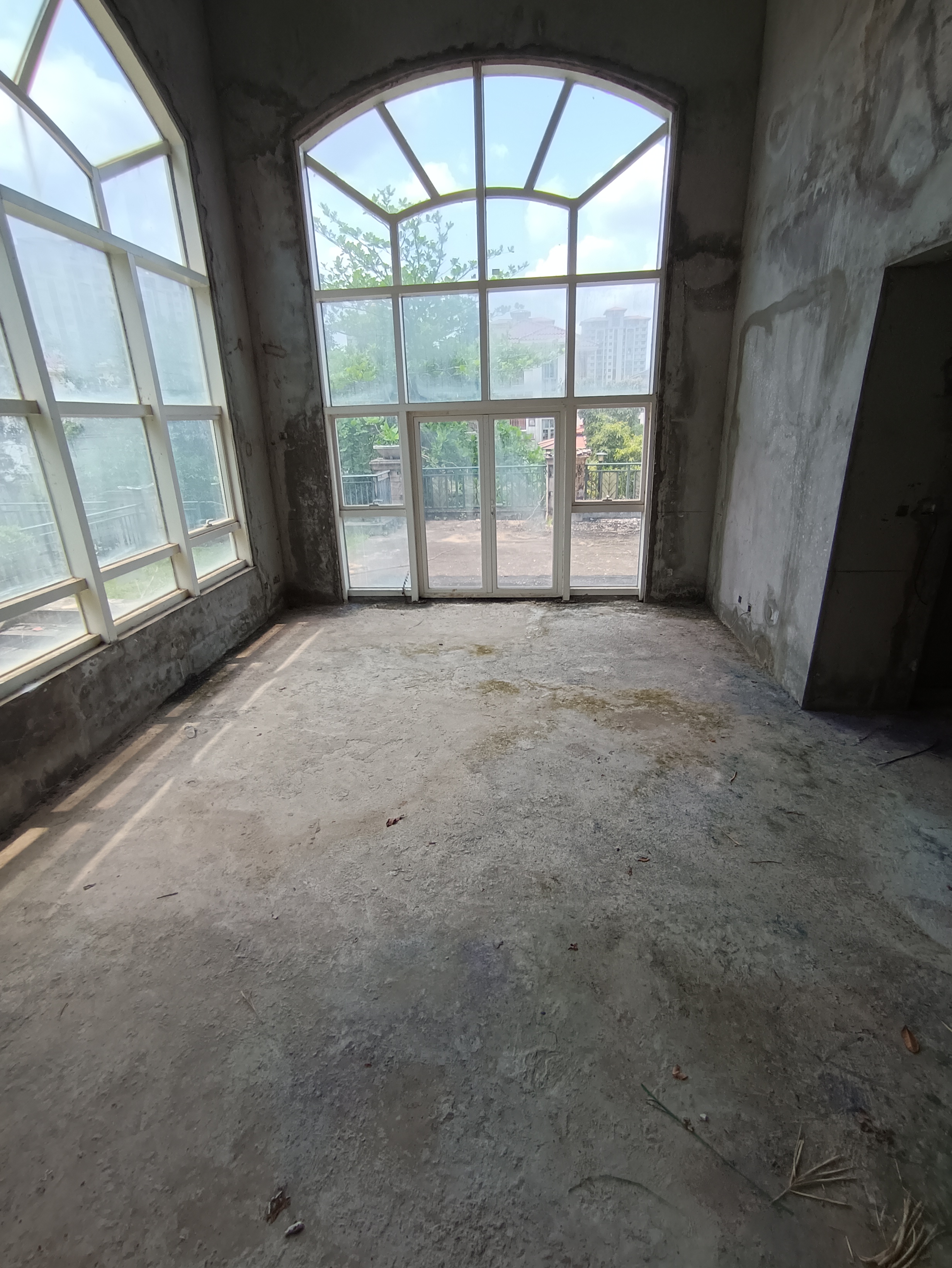 蔚蓝海岸 6室3厅4卫 1600.0万 蔚蓝海岸 6室3厅4卫 1600.0万客厅