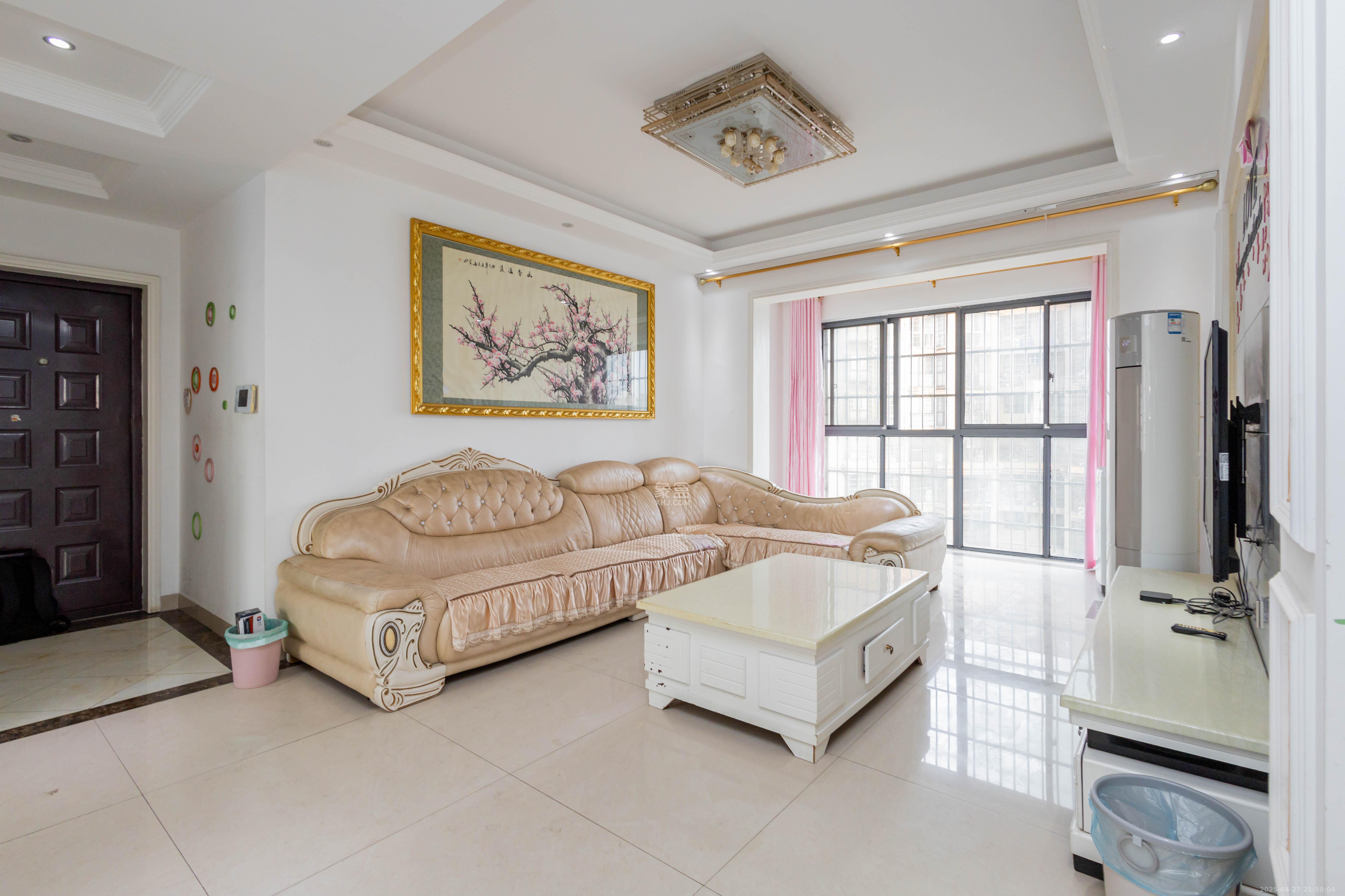 光明城市(星辰青年城)  3室2厅1卫    66.8万 光明城市(星辰青年城)  3室2厅1卫    66.8万客厅