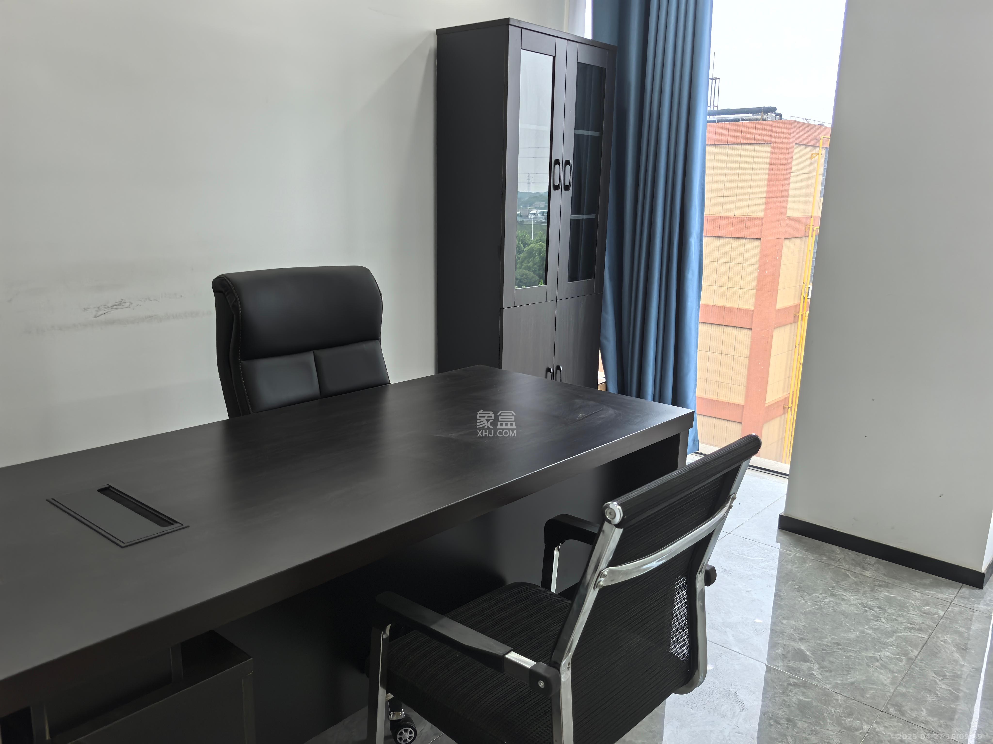 开阳智能制造产业园  4室2厅1卫    8000.0元/月 开阳智能制造产业园  4室2厅1卫    8000.0元/月