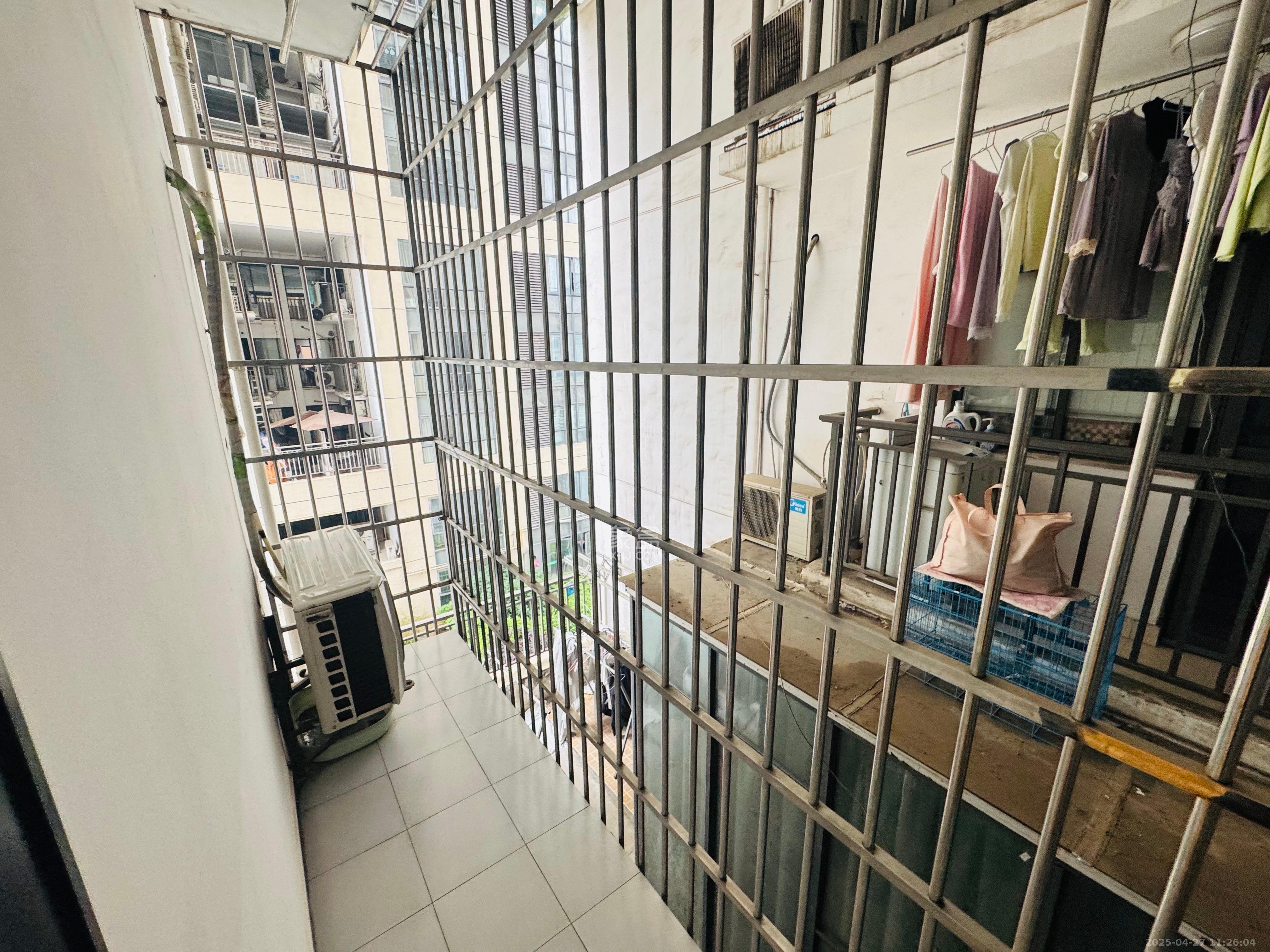 摩天一号  1室0厅0卫   2200.00元/月室内图