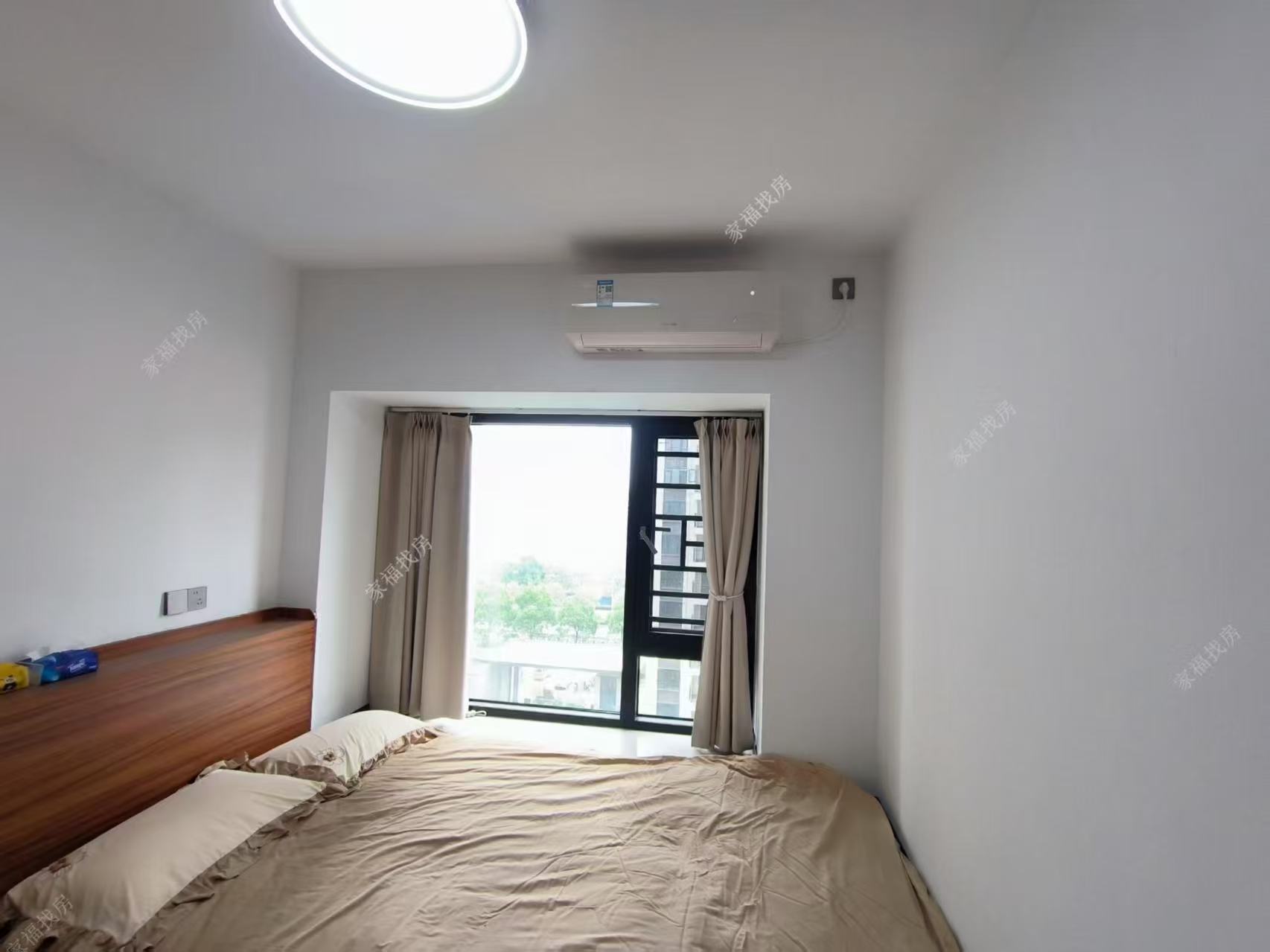 碧桂园正央时代 4室2厅2卫 83.8万 碧桂园正央时代 4室2厅2卫 83.8万客厅