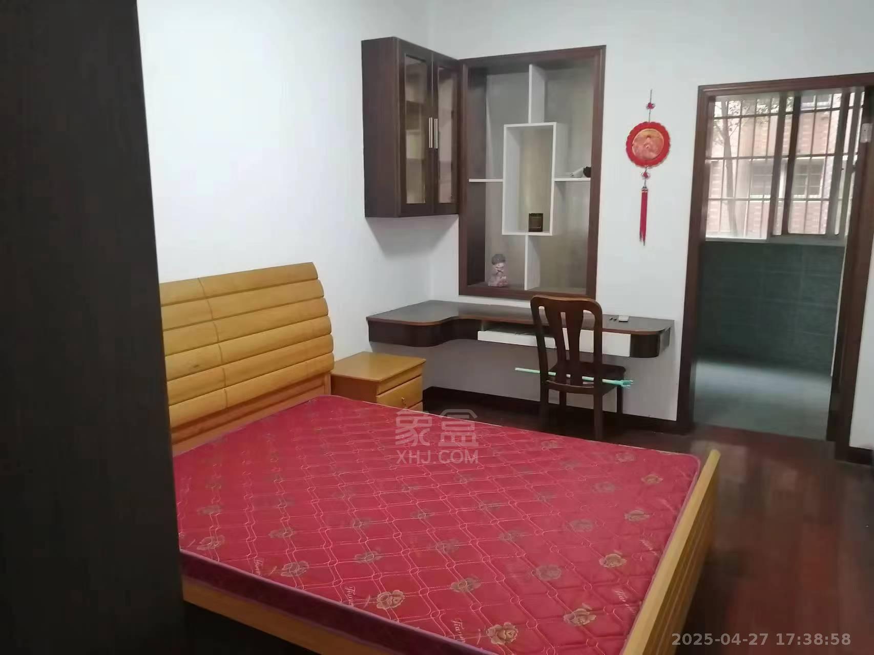 家园小区 3室2厅2卫 1600.0元/月 家园小区 3室2厅2卫 1600.0元/月室内图