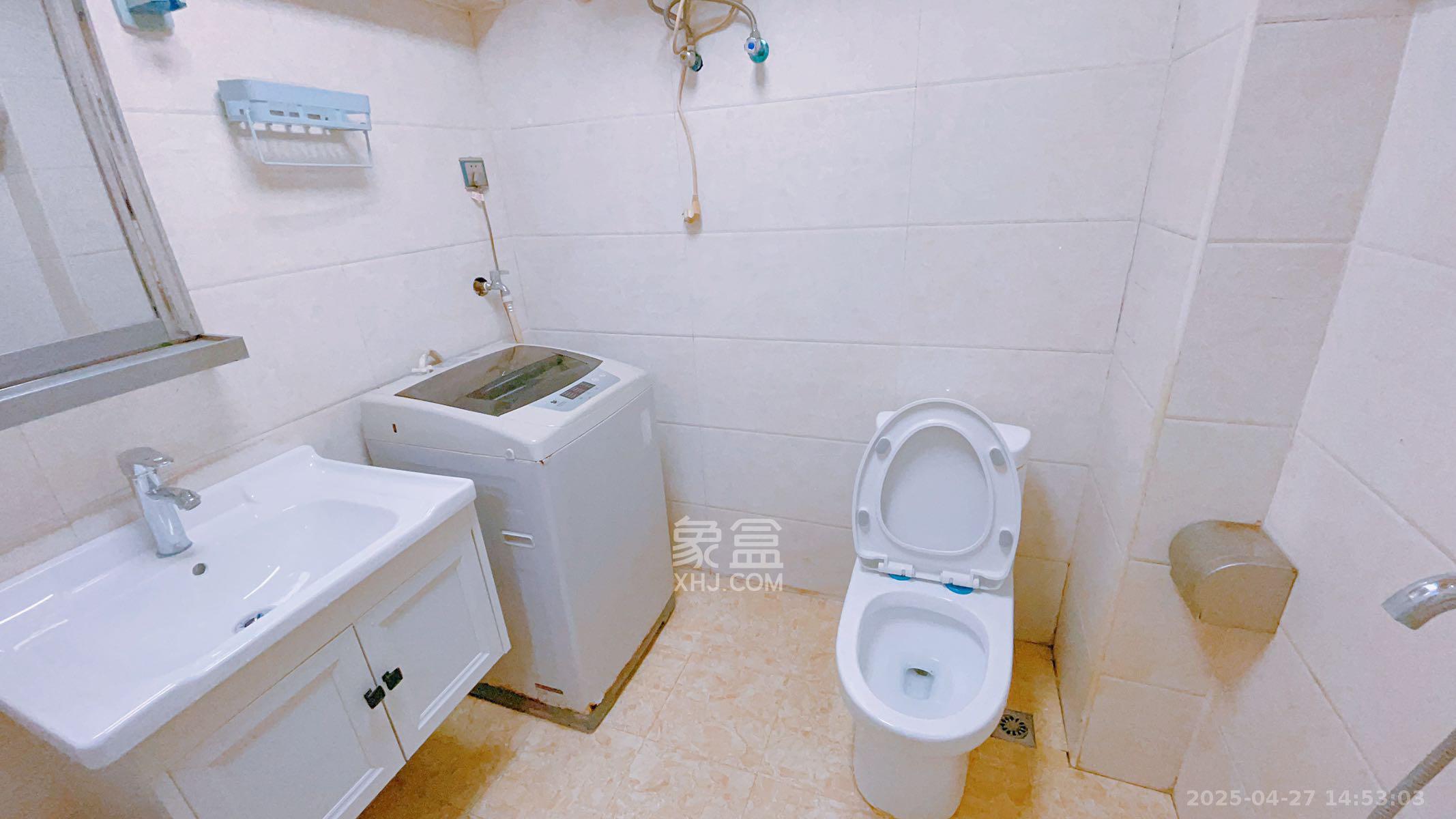 万象凯旋湾  1室1厅1卫    1700.0元/月 万象凯旋湾  1室1厅1卫    1700.0元/月室内图