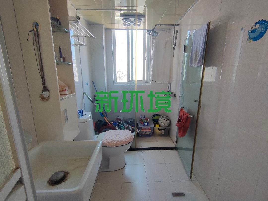 旺角佳园  3室2厅2卫   61.80万客厅