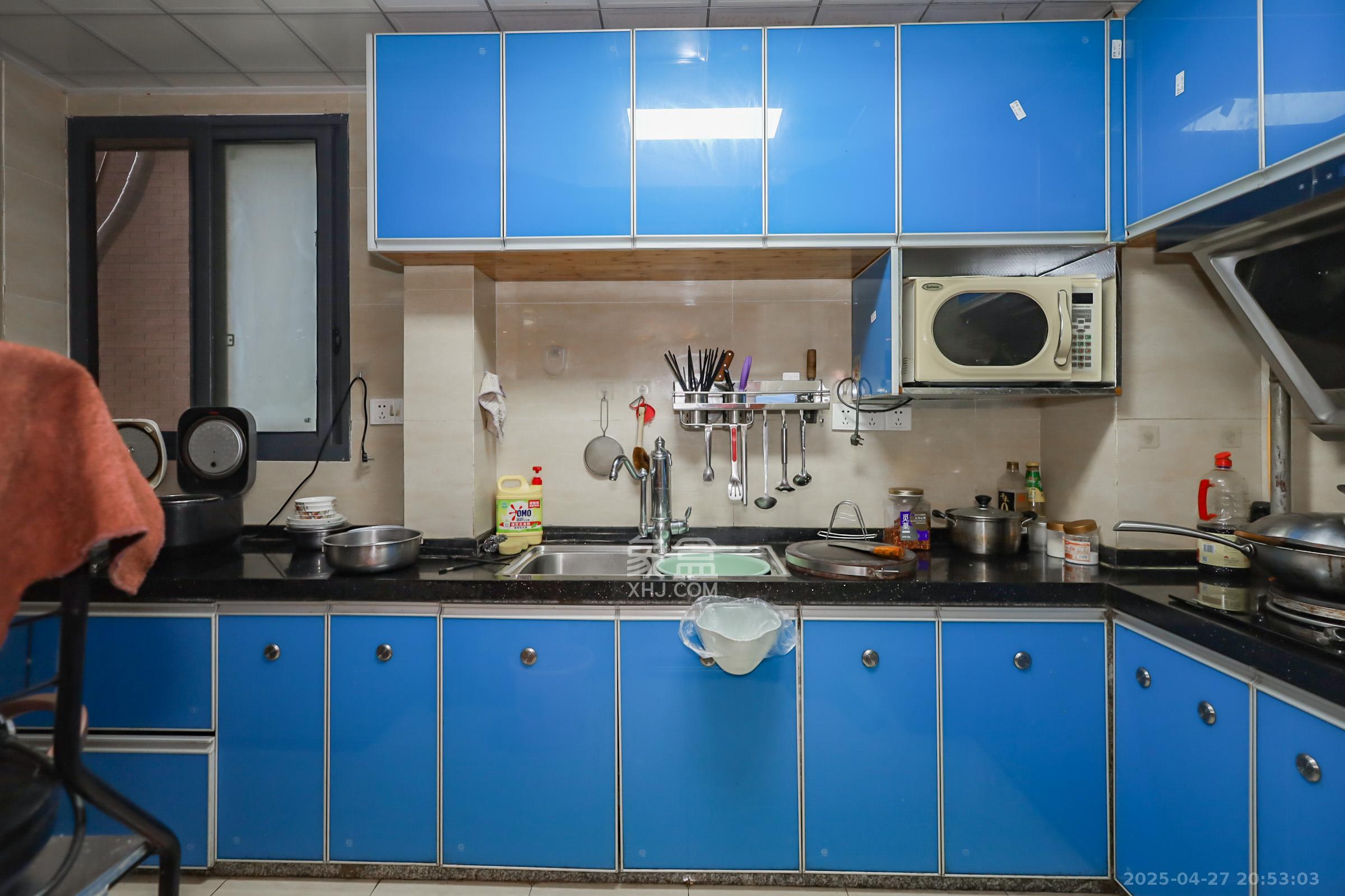 山水誉峰 4室2厅2卫 170.0万 山水誉峰 4室2厅2卫 170.0万厨房