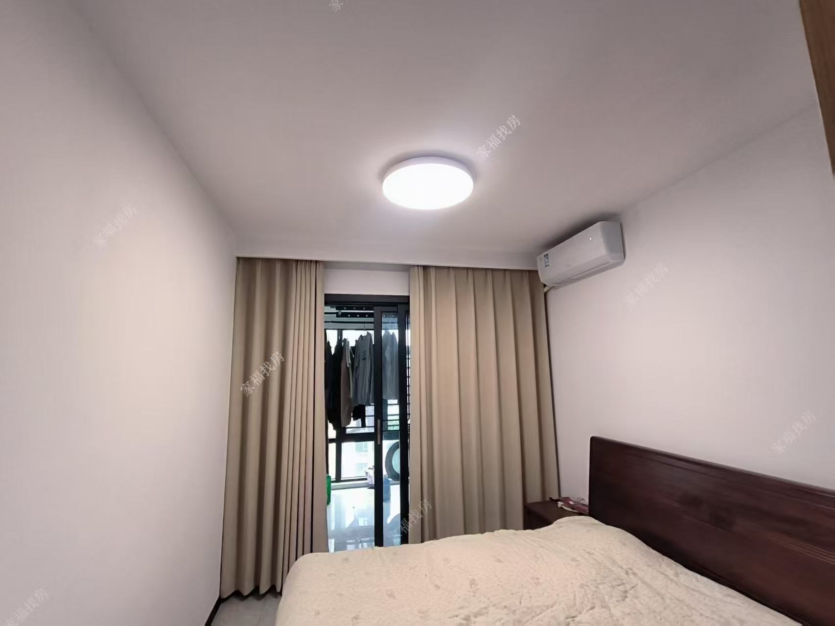 碧桂园正央时代 4室2厅2卫 83.8万 碧桂园正央时代 4室2厅2卫 83.8万客厅