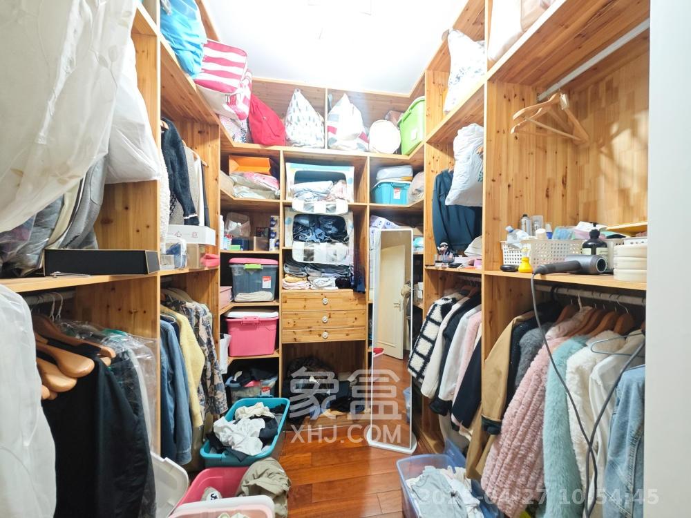 恒大城 4室2厅2卫 3500.0元/月 恒大城 4室2厅2卫 3500.0元/月室内图