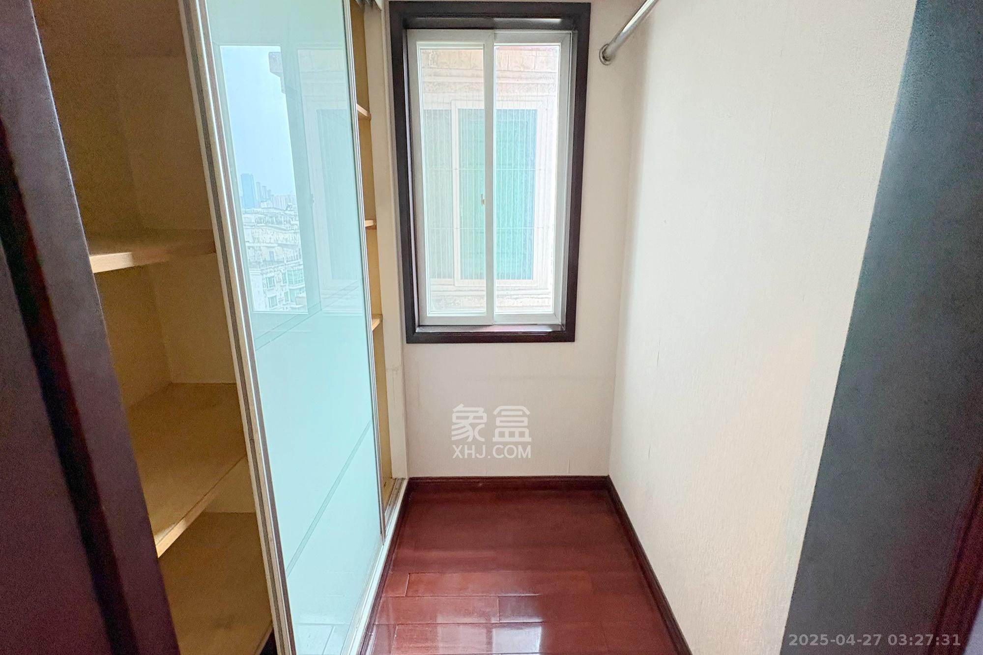 新华联家园 4室2厅2卫 180.0万 新华联家园 4室2厅2卫 180.0万其他