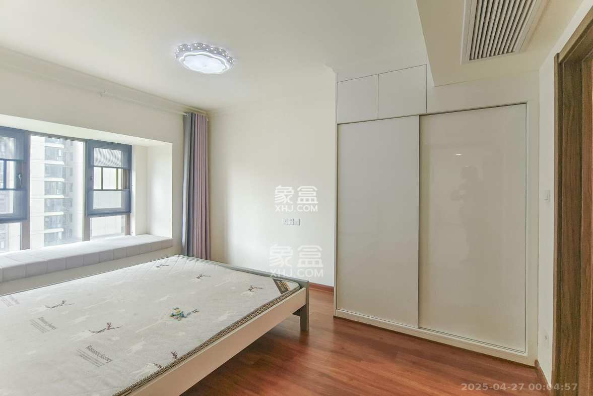 碧桂园翘楚棠 3室2厅2卫 72.8万 碧桂园翘楚棠 3室2厅2卫 72.8万卧室