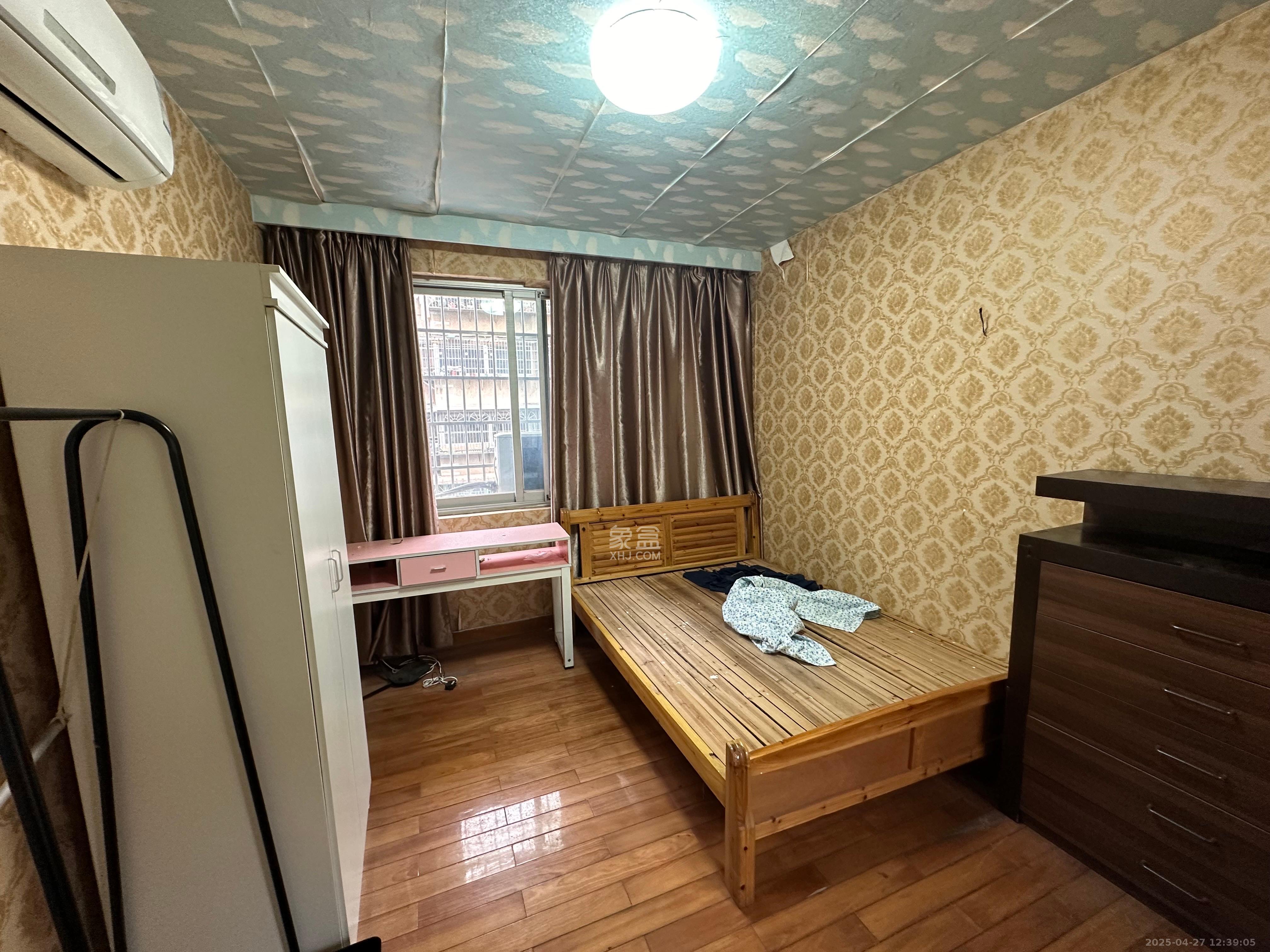 新天小区  3室2厅2卫   1600.00元/月室内图