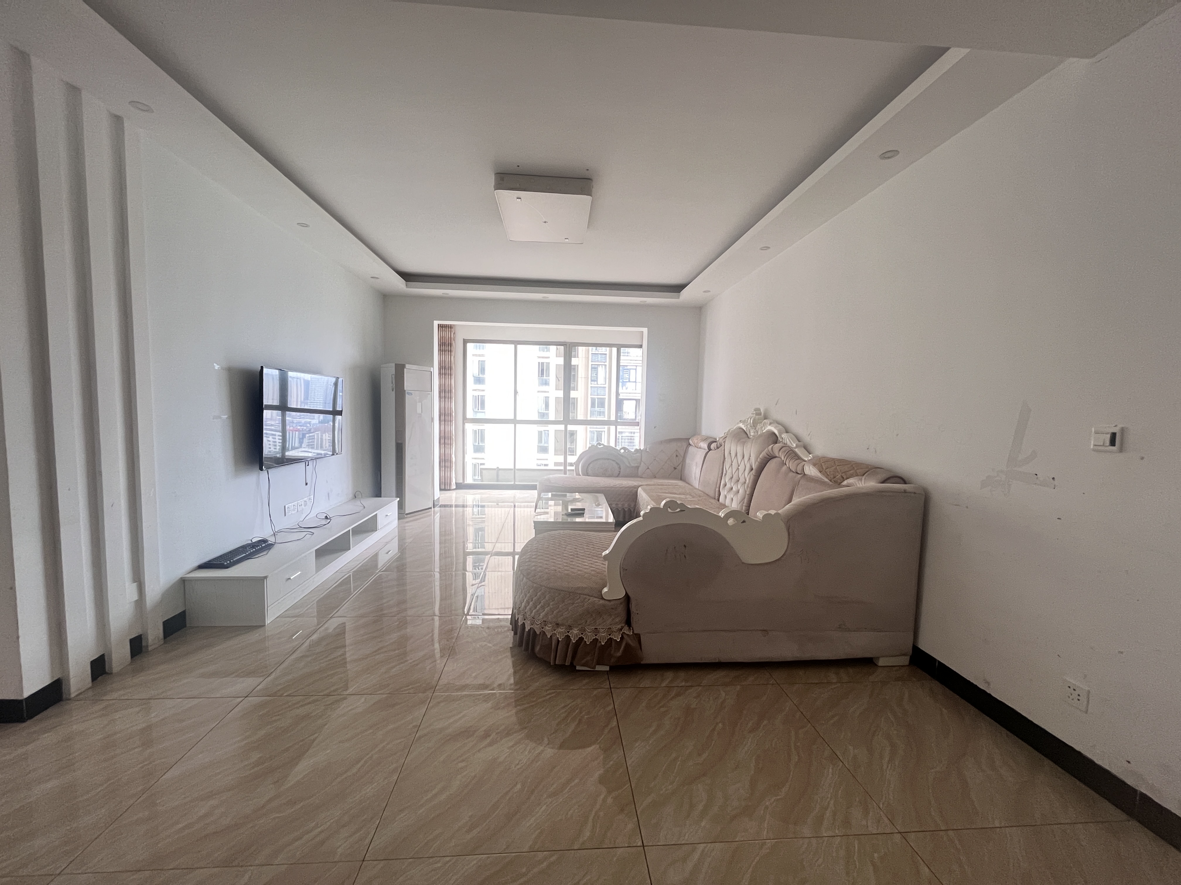 天地人和 3室2厅2卫 1300.0元/月 天地人和 3室2厅2卫 1300.0元/月室内图