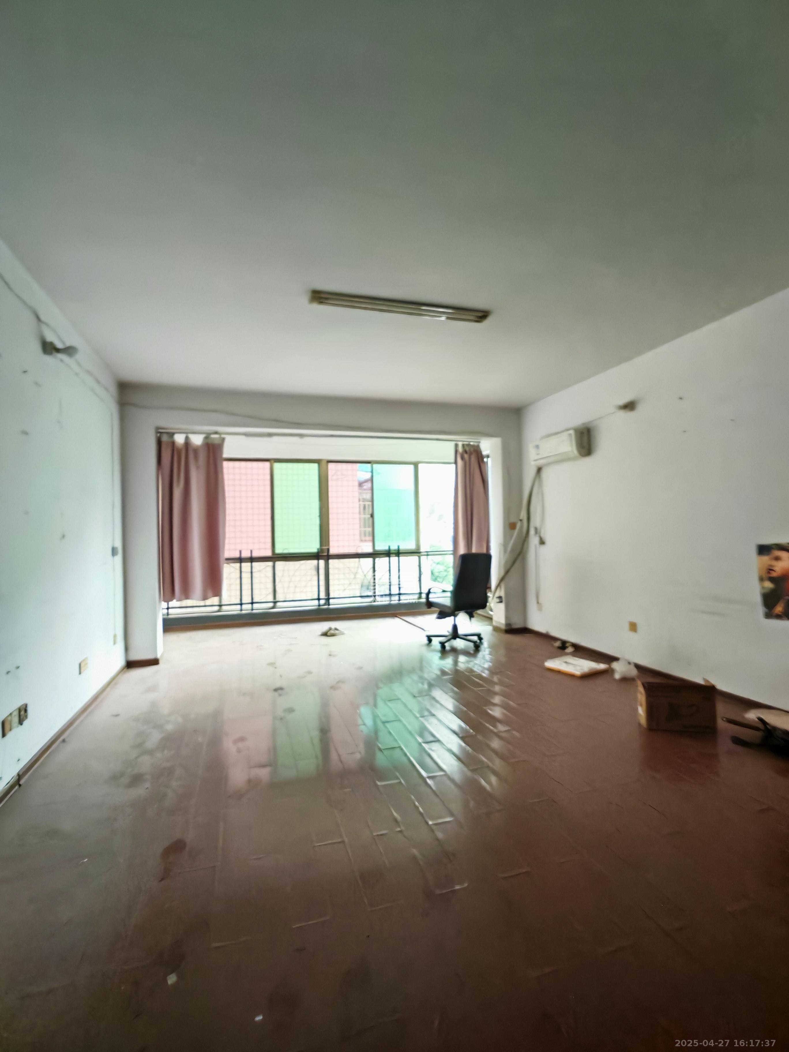 宏轩花苑 3室2厅2卫 2700.0元/月 宏轩花苑 3室2厅2卫 2700.0元/月室内图