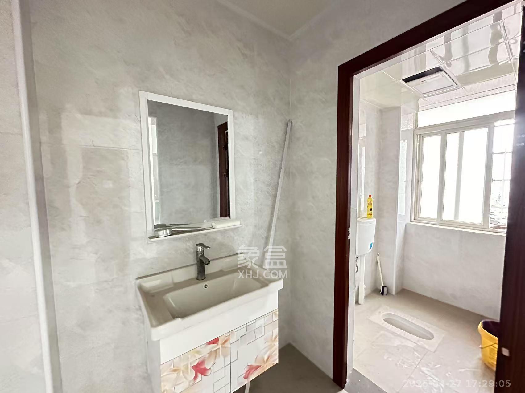 冠华槟榔园  4室1厅3卫    53.0万 冠华槟榔园  4室1厅3卫    53.0万室内图